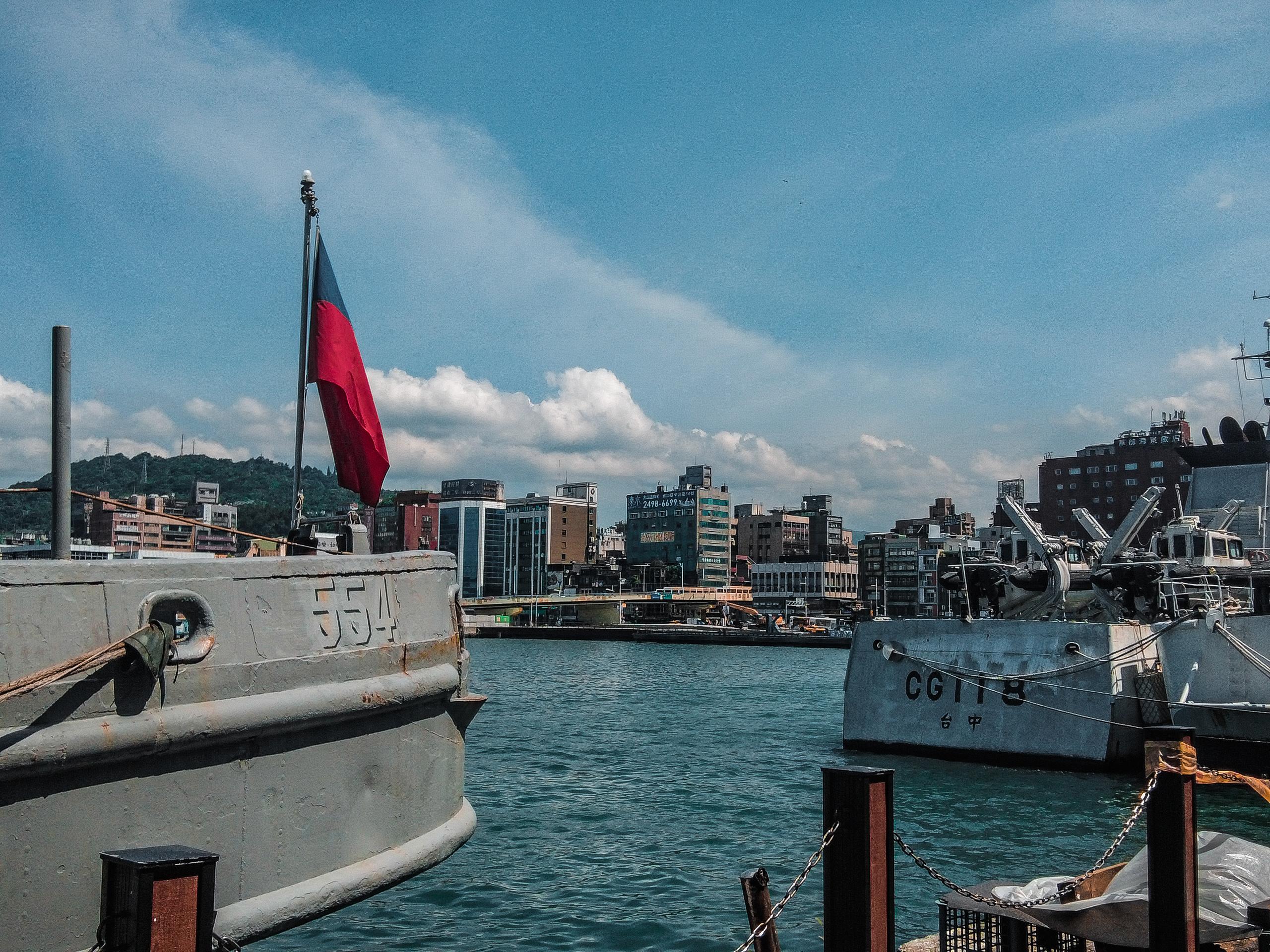 Keelung: Guided Walking Tour with Snacks and Drink 2