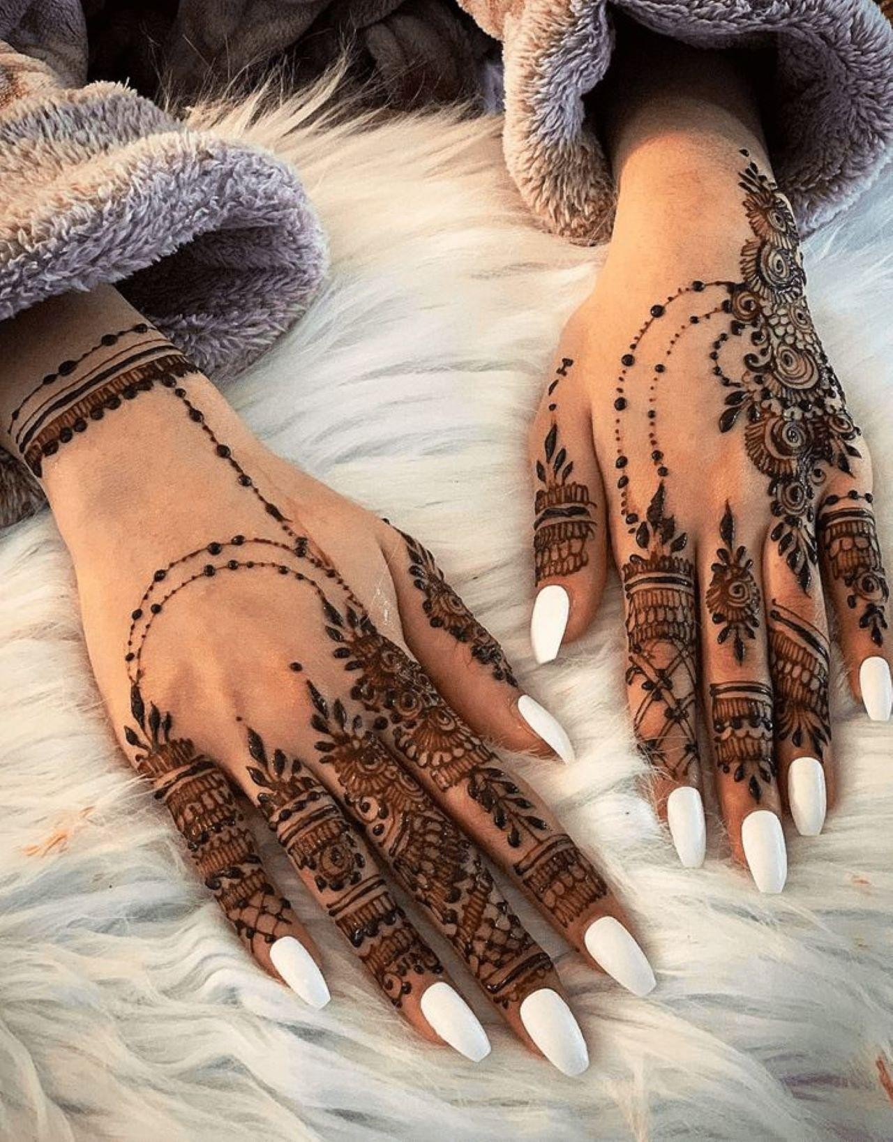 Agra: Henna, Mehndi, and Street Food Tour for Women