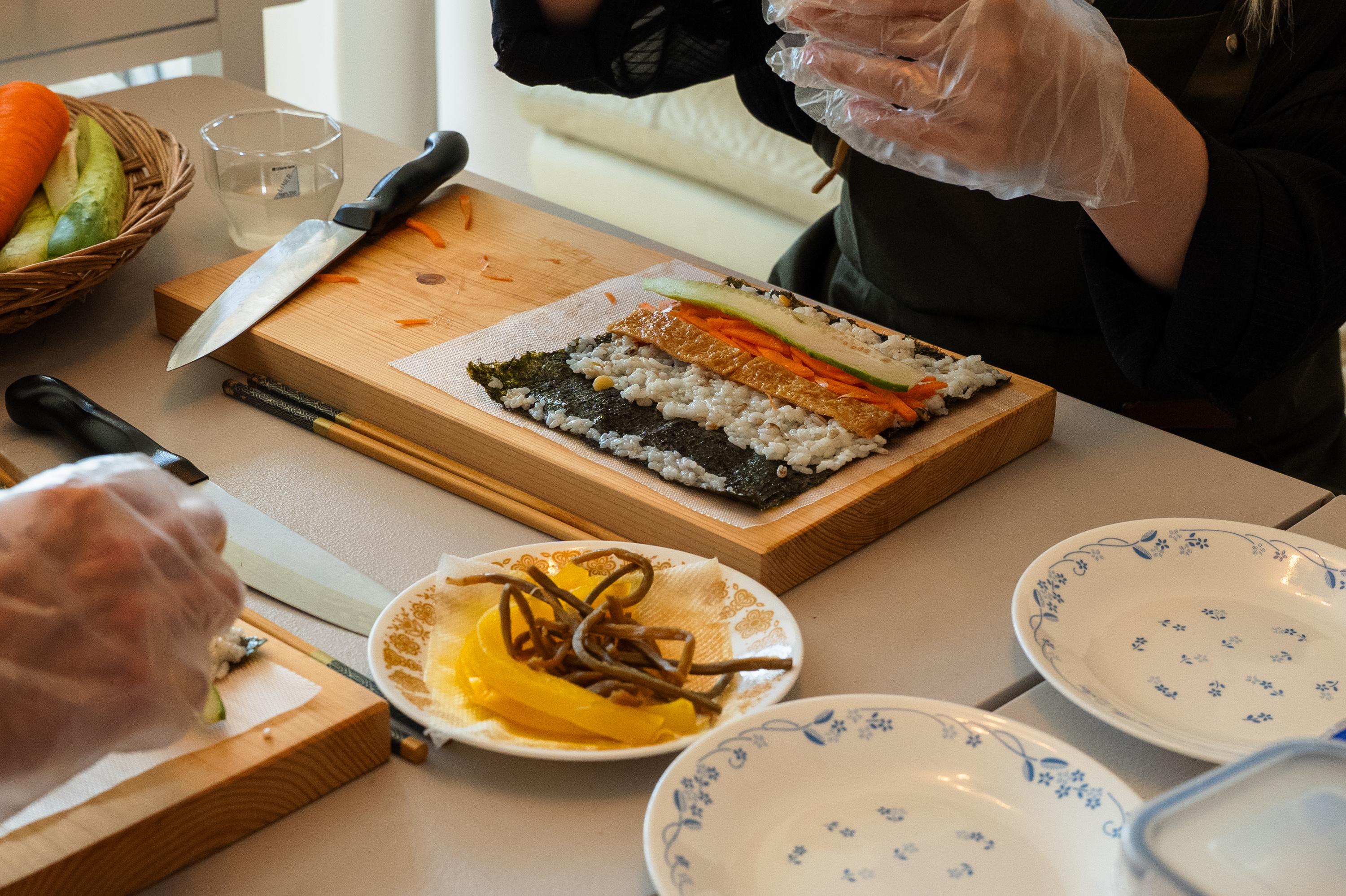 Seoul: Local Home Korean Vegan Cooking Class & Market Tour 2