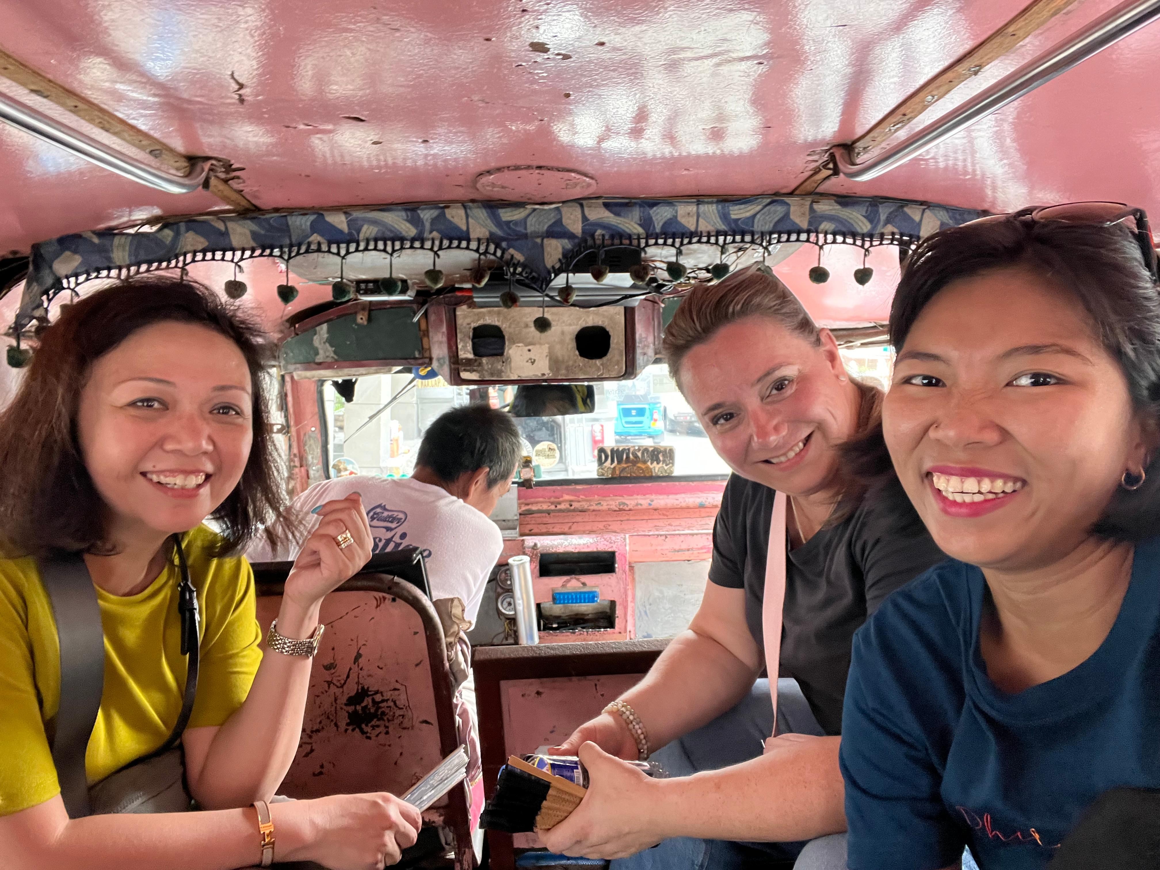 Manila Jeepney Ride Adventure with Local Guide