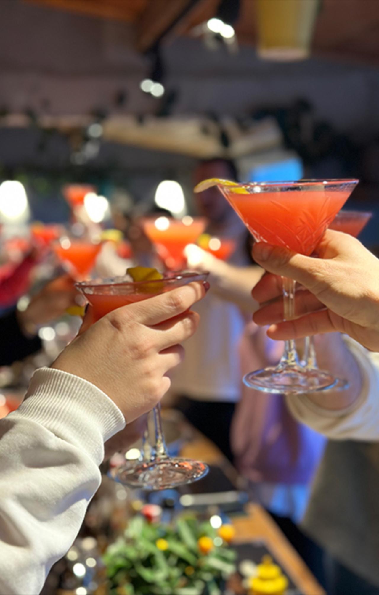 Istanbul: Cocktail & Mocktail Workshop - You Mix, You Taste