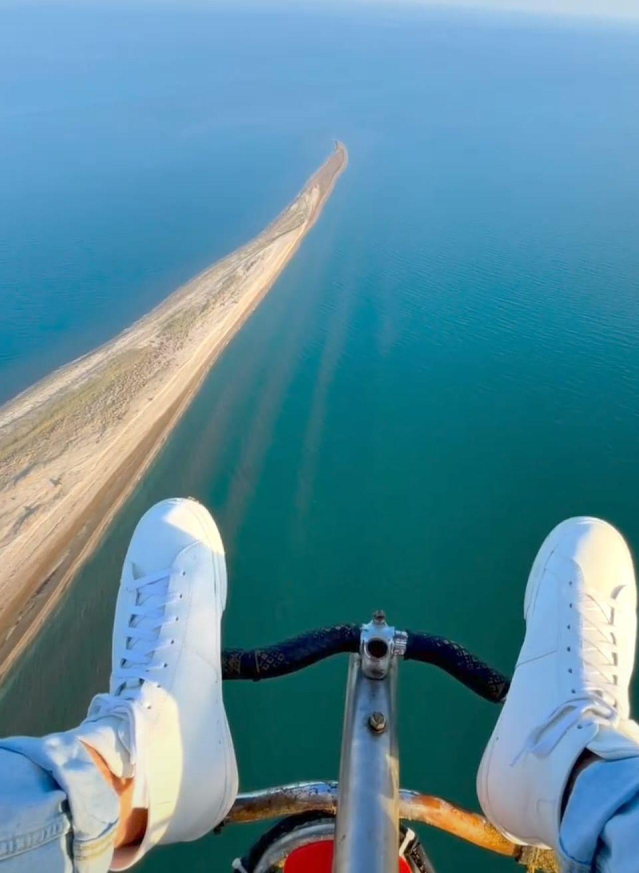 Baku: Paratrike Flight Over Shah Dili with Hotel Pickup 2