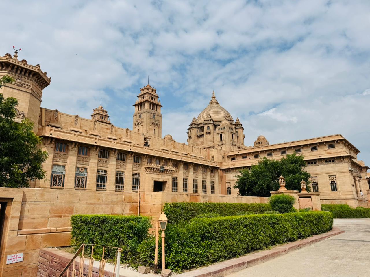 Jaipur: Stepwell, Amber Fort & Old City Markets Tour + Lunch 2