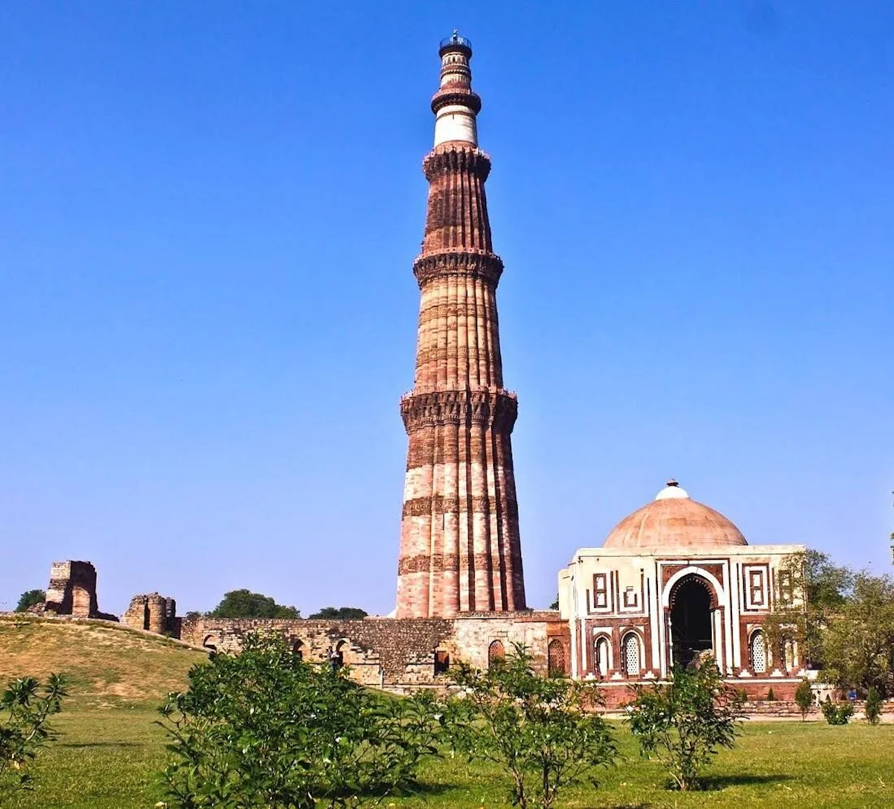 Delhi: Qutub Minar UNESCO World Heritage Site Walking Tour 2