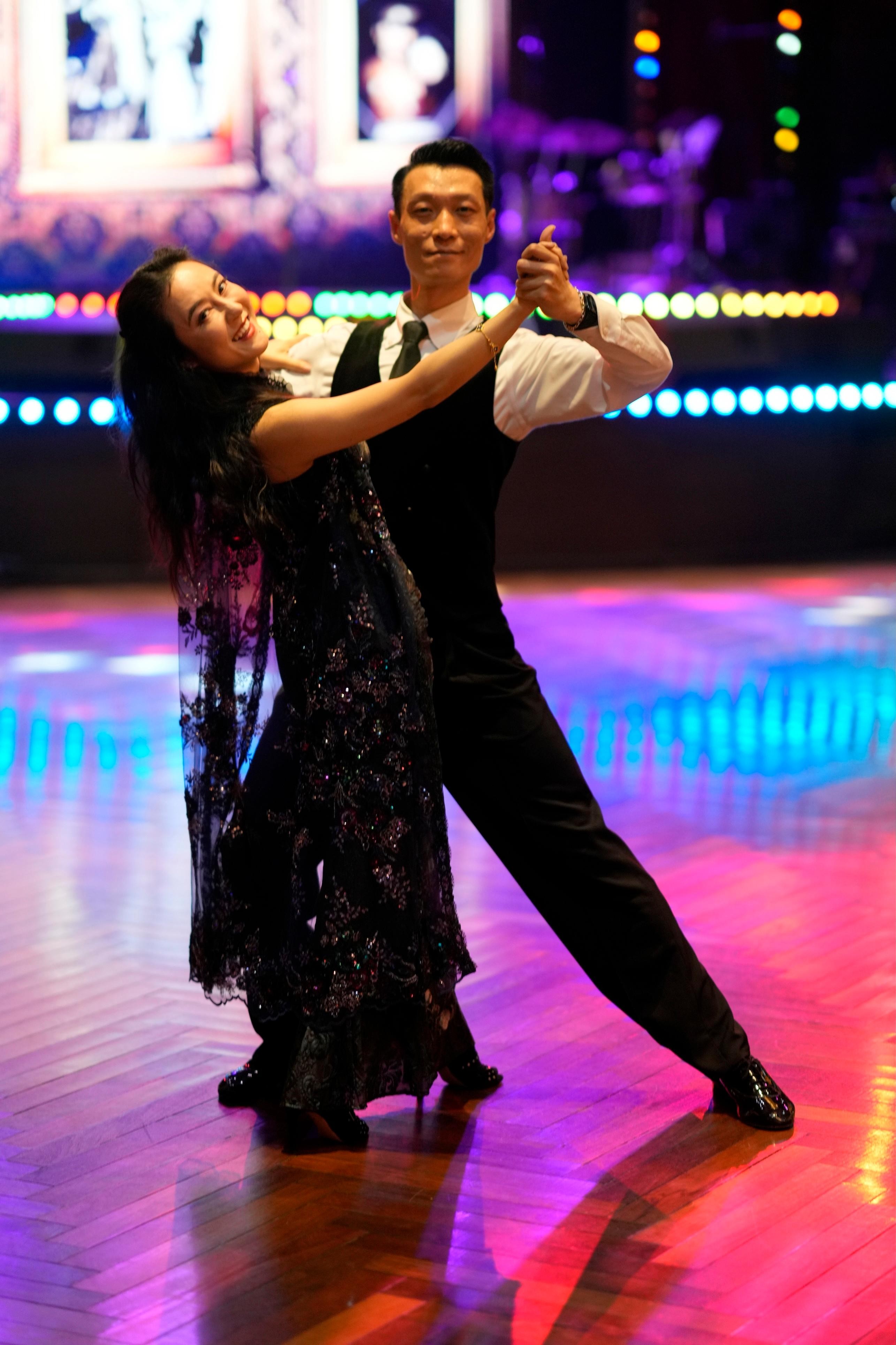 Shanghai: Paramount Ballroom Dinner & Dance Experience 3