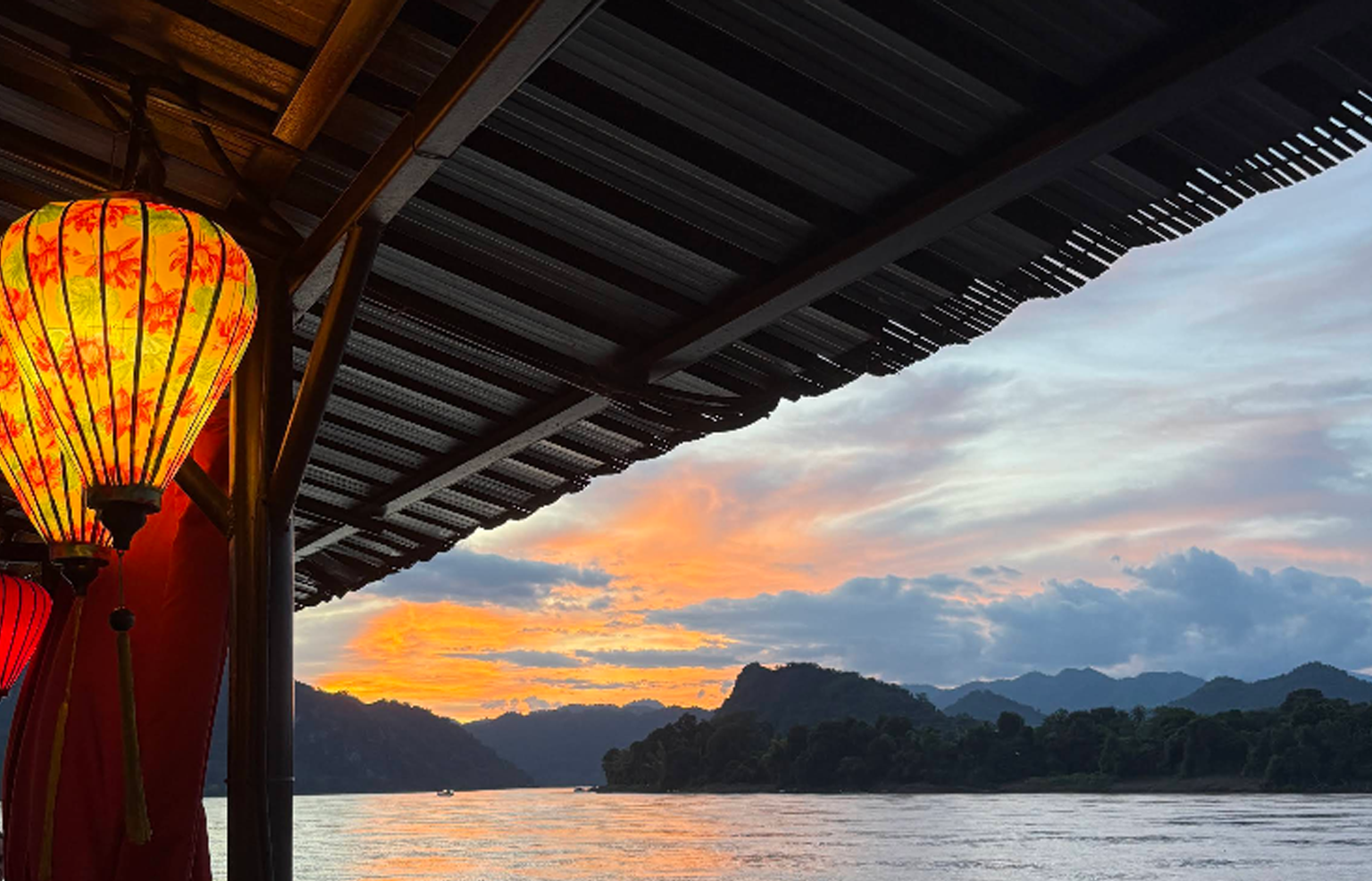 Luang Prabang: Mekong River Sunset Cruise with Snacks 2
