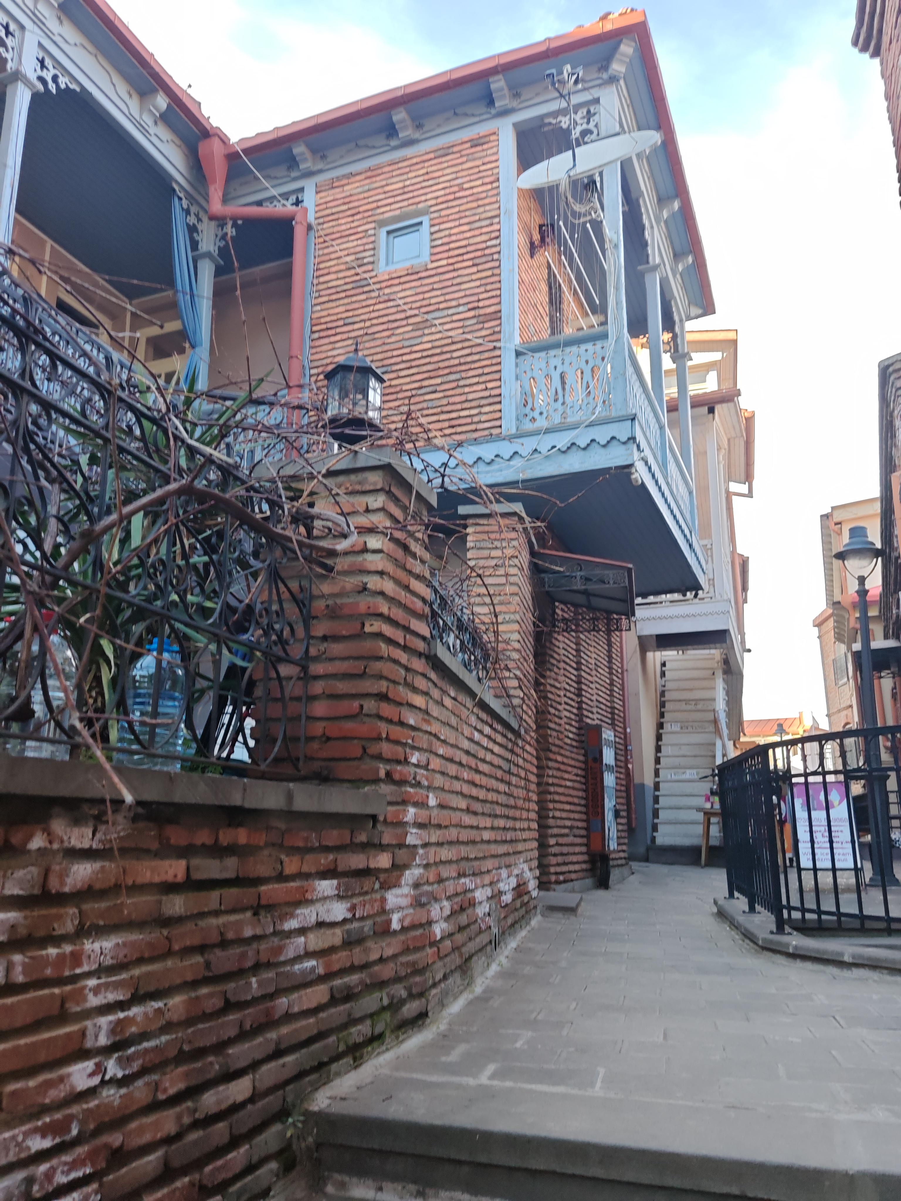 Tbilisi: Private Ride to Yerevan with Wine Tasting 2