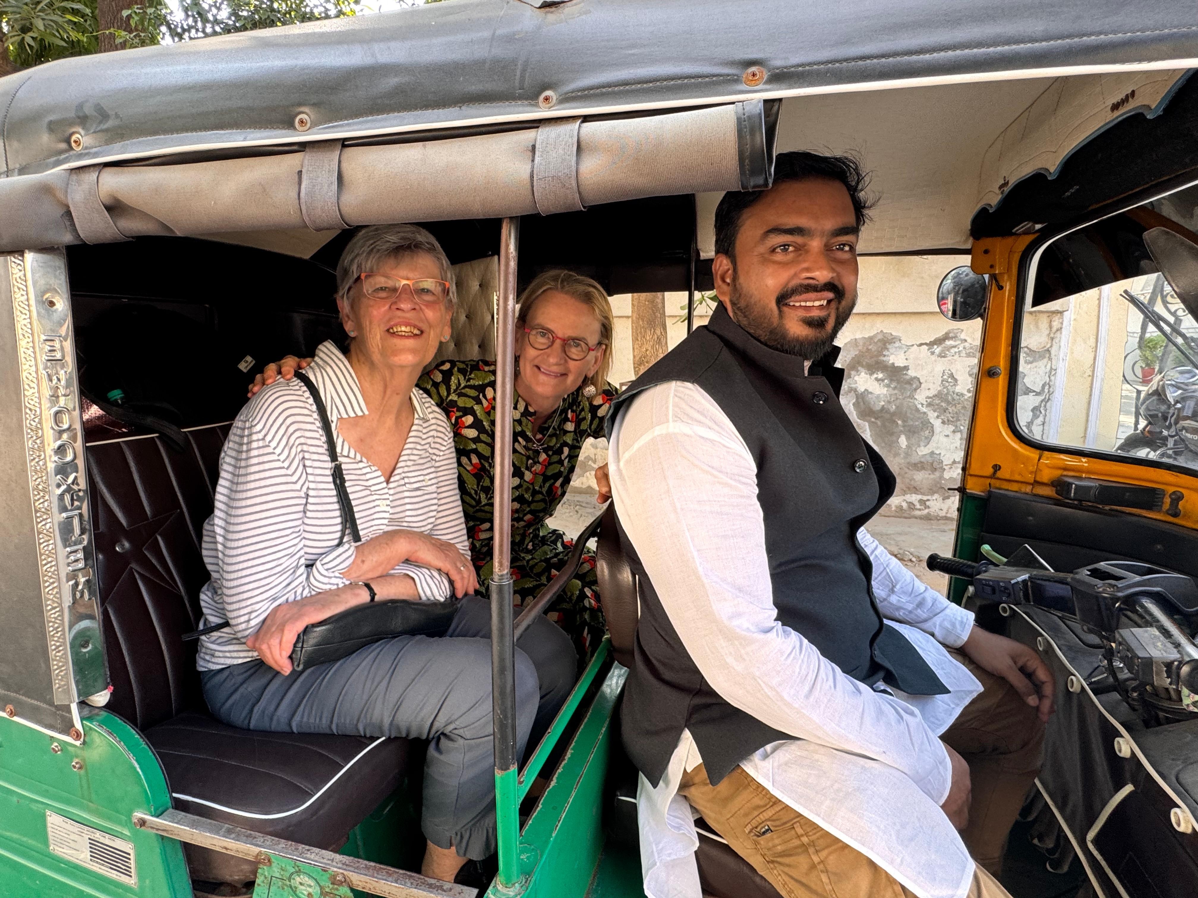 Jaipur: Monkey Temple Sunset and Night City Tour by Tuk-Tuk