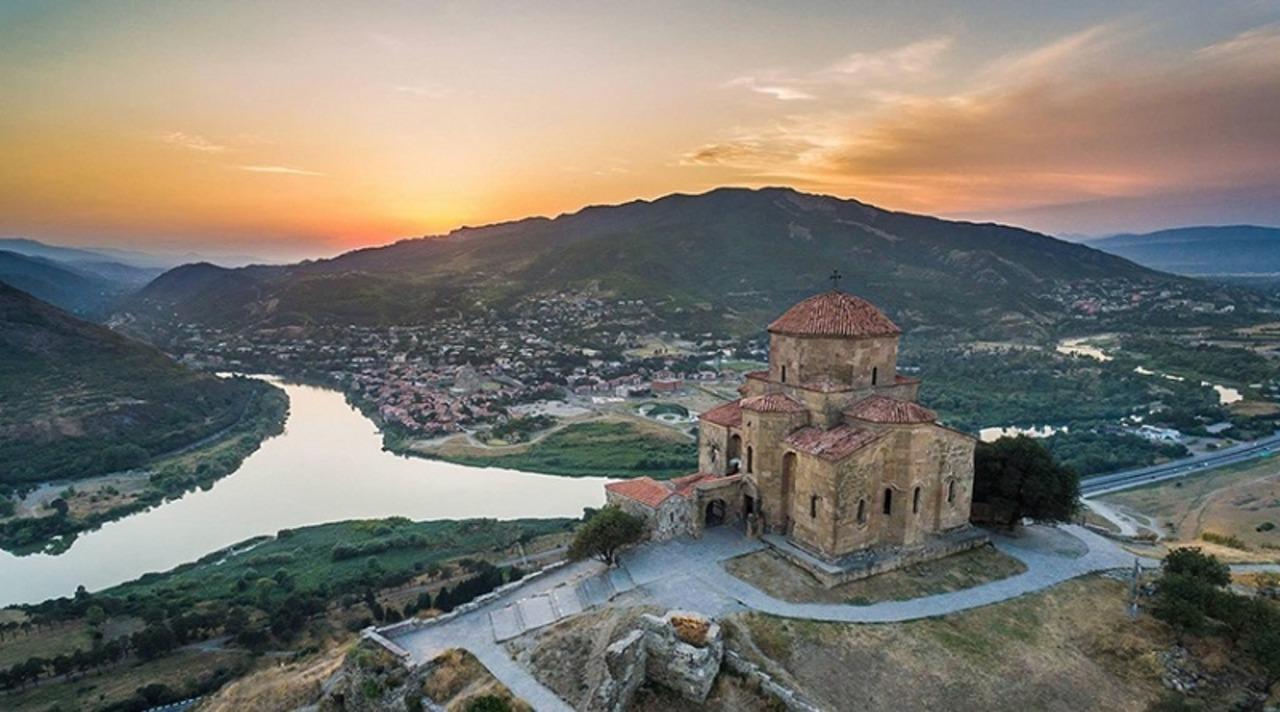 Tbilisi: Mtskheta,Jvari,Gori and Uplistsikhe cave Day Trip 2
