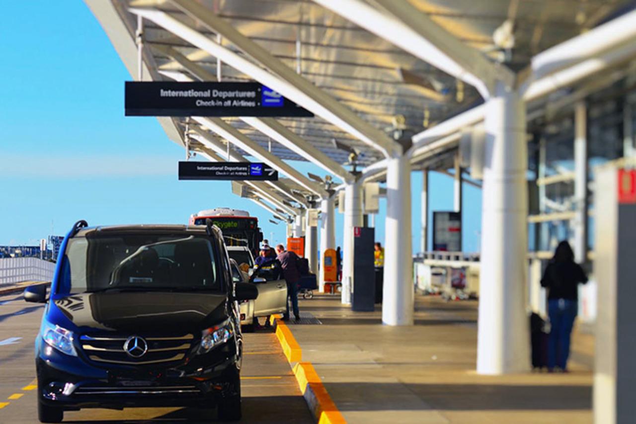 Baku: Private GYD Airport to/from Hotel Transfer 2
