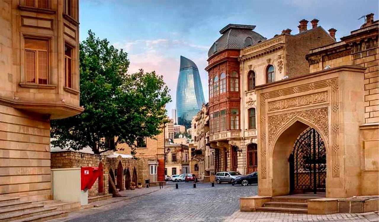 Baku: Discovery City Tour Culture, Architecture & Views