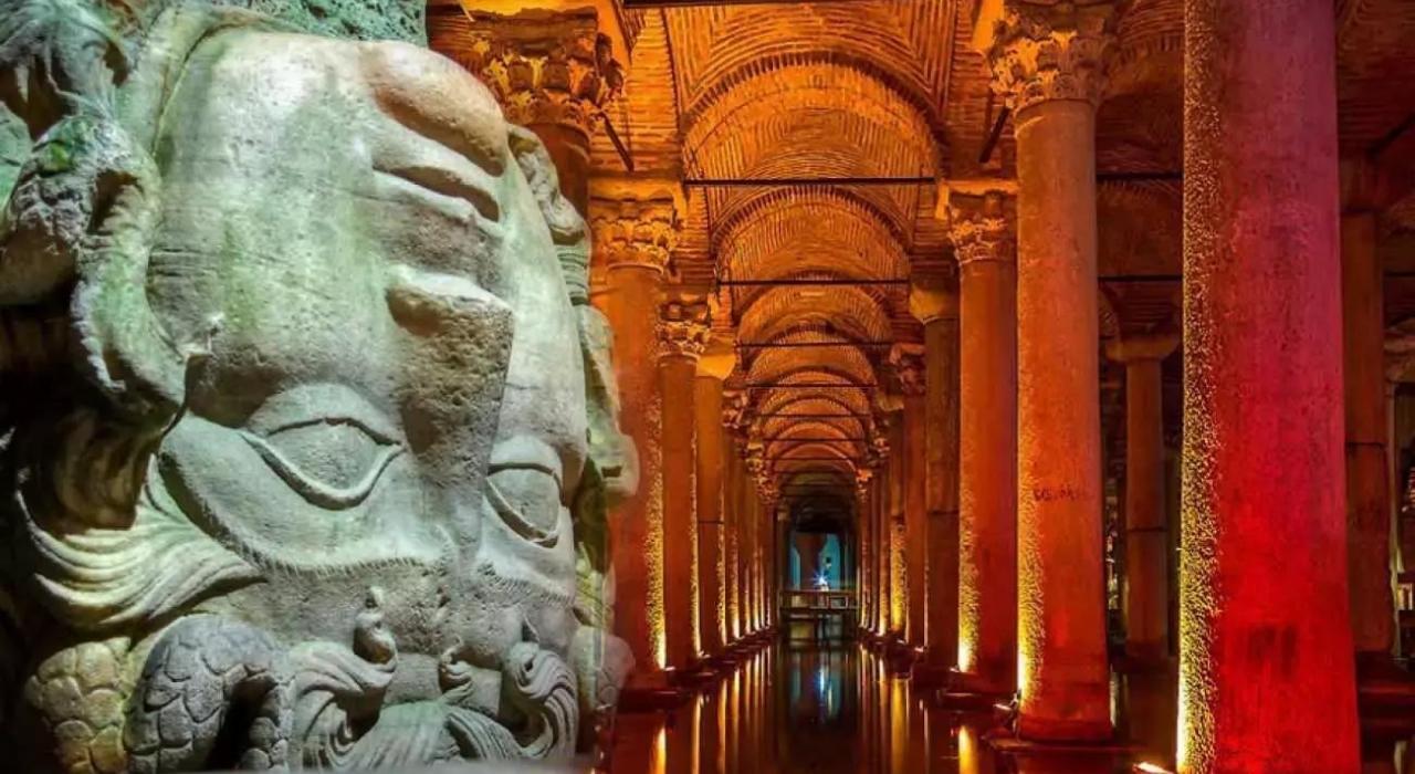 Istanbul: Private Highlights Tour with Licensed Guide 2