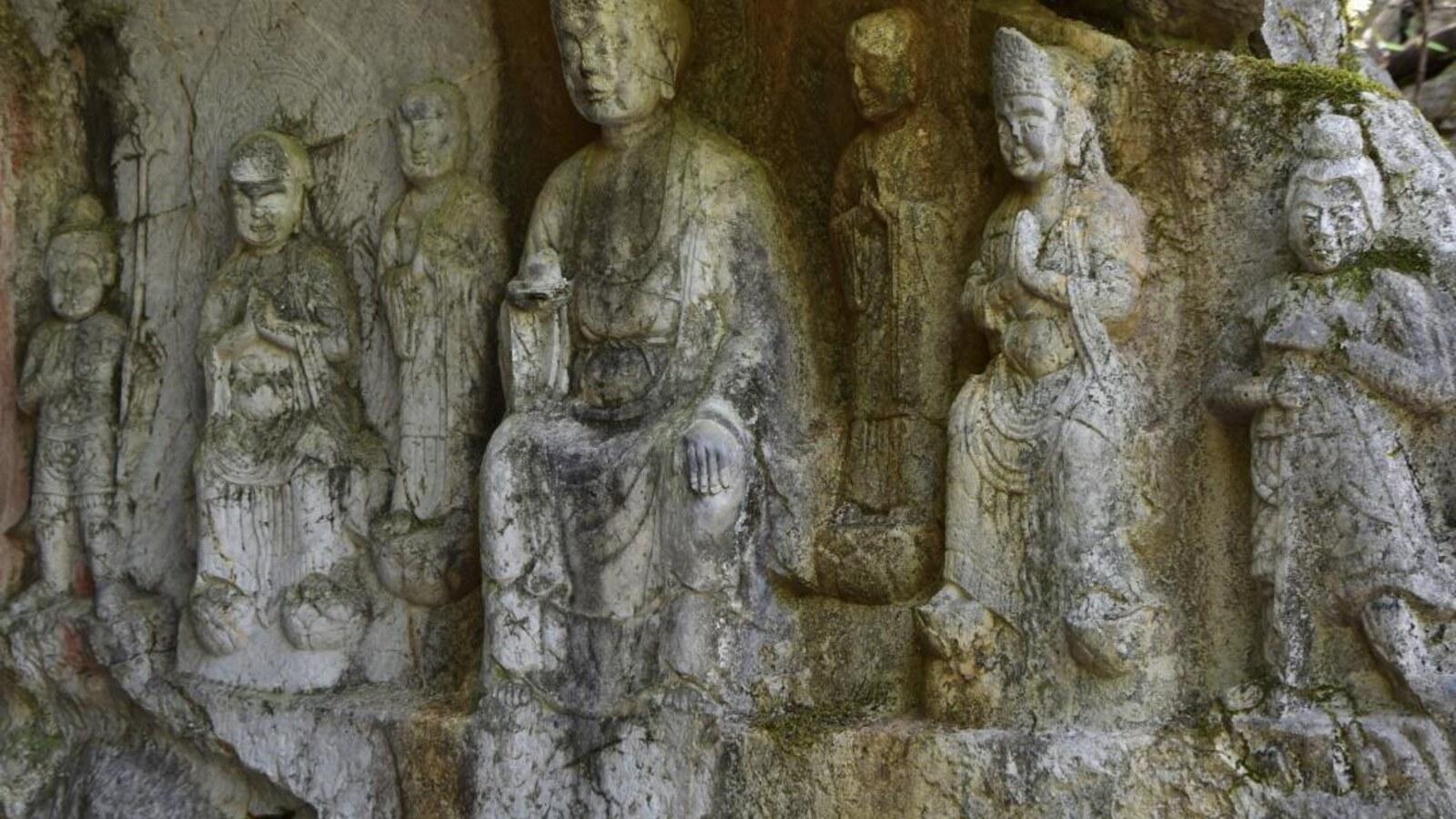 Hangzhou: West Lake Hills Wuyue Buddhist Carvings Day Trip 3