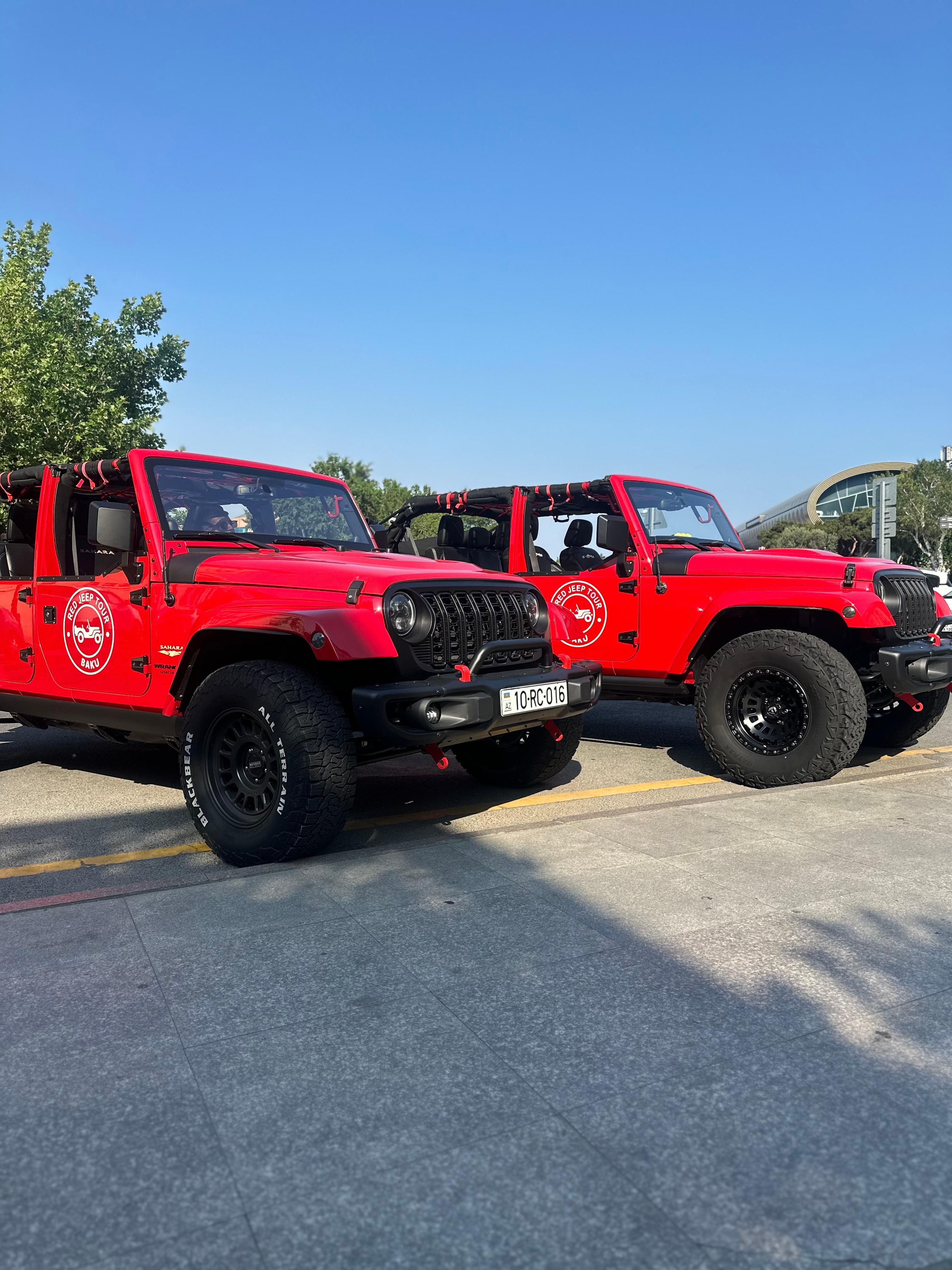 Baku: Private Red Jeep City Tour with Off-Road Adventure