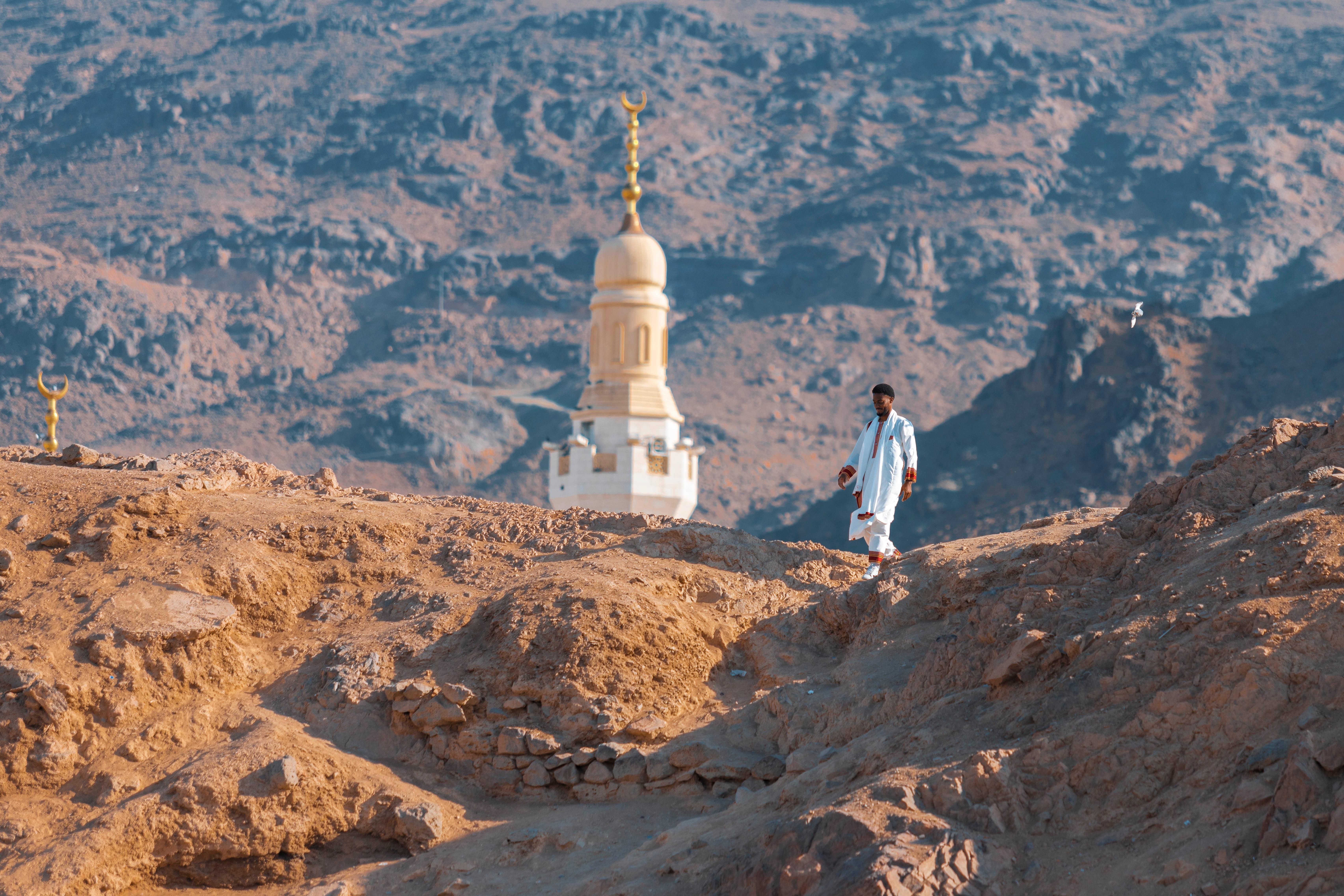 Guided Madinah Ziyarah: Sacred Heritage Half-Day Experience