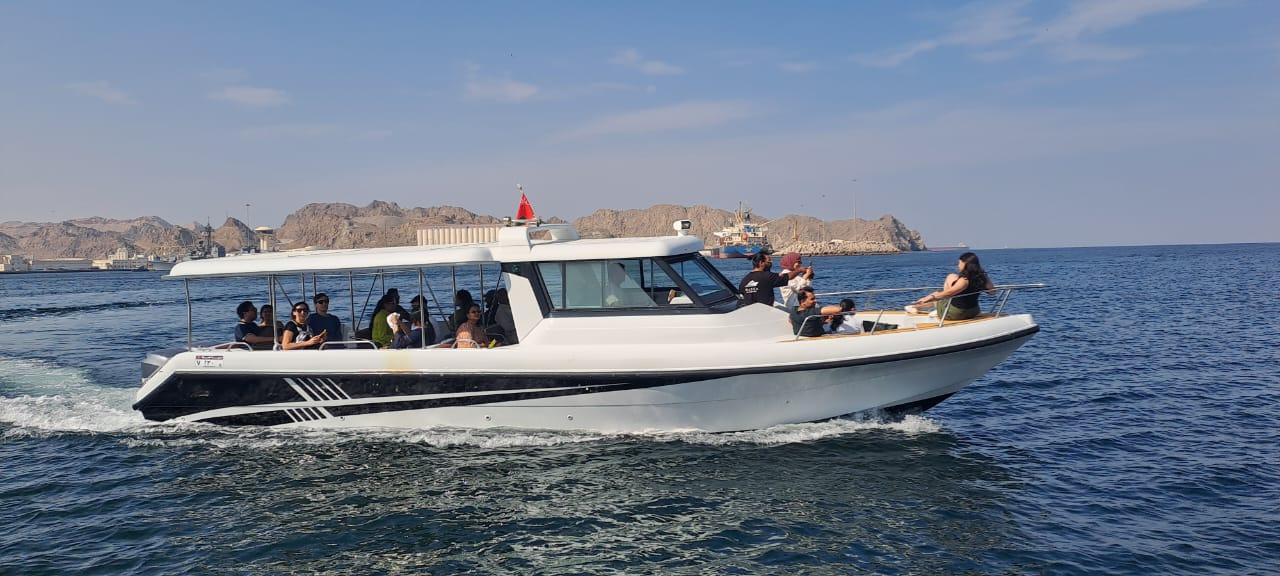Muscat: Coastal Boat Trip with Sunset Views & Photo Stops 3