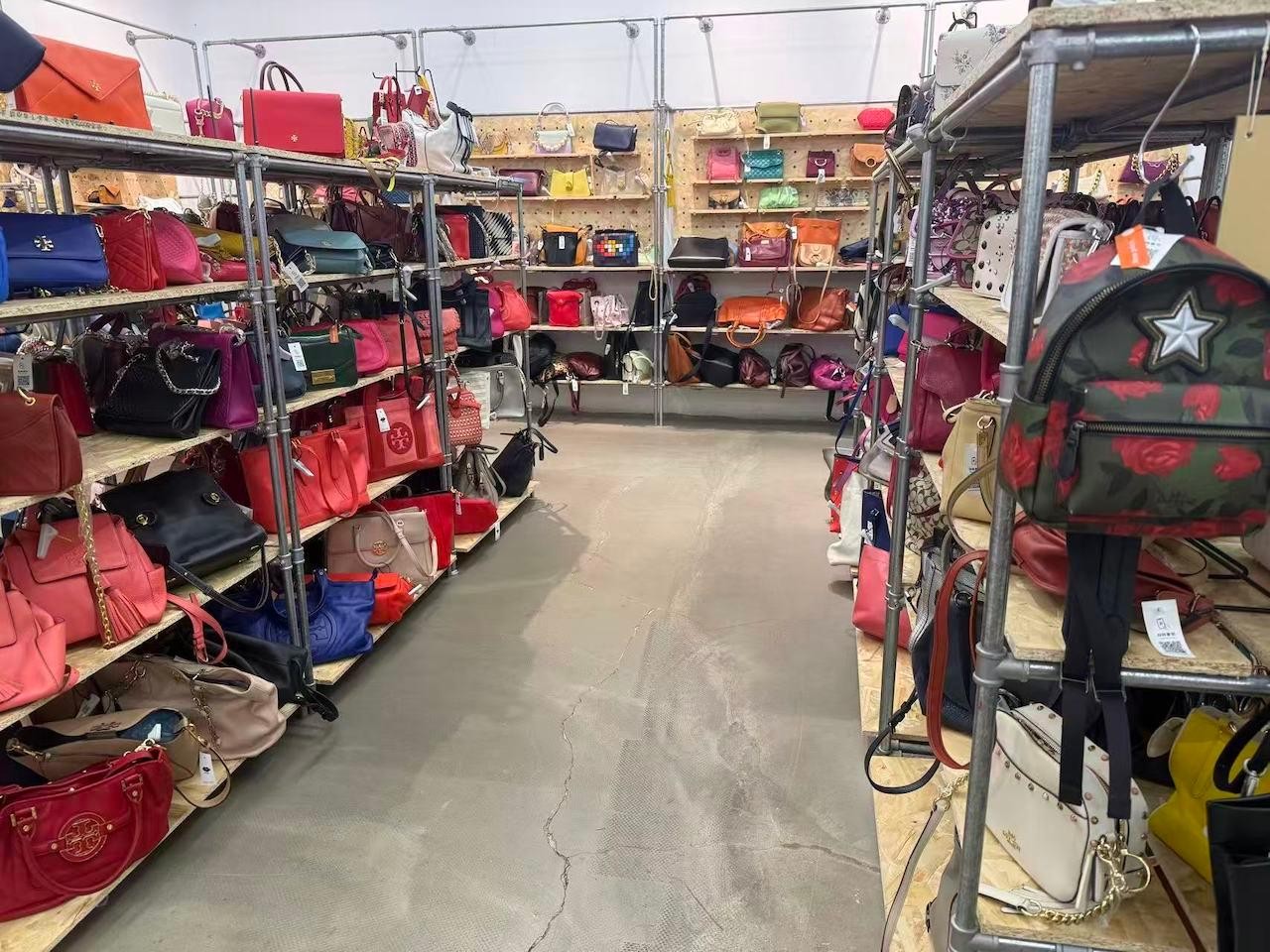Private Shanghai Shopping Tour, Local Guide & Private Car 2