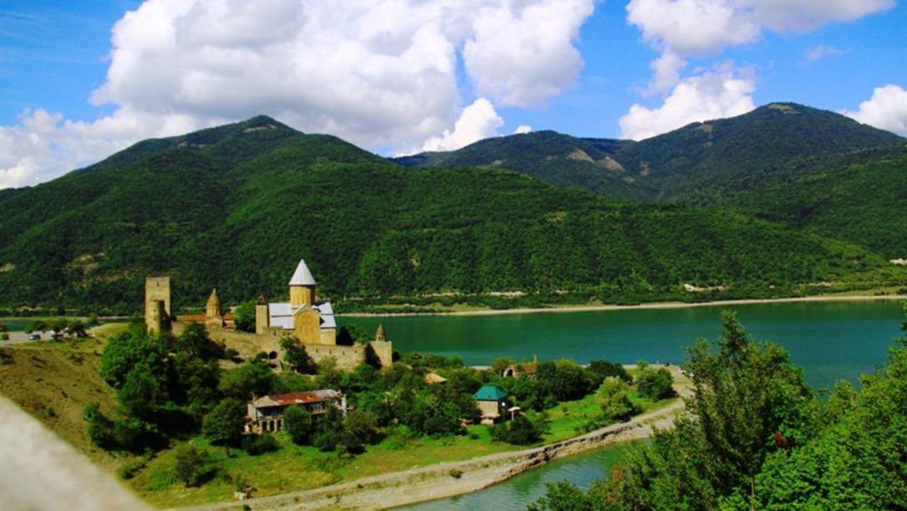 Tbilisi: Kazbegi Day Tour with Honey Tasting & Monasteries 3