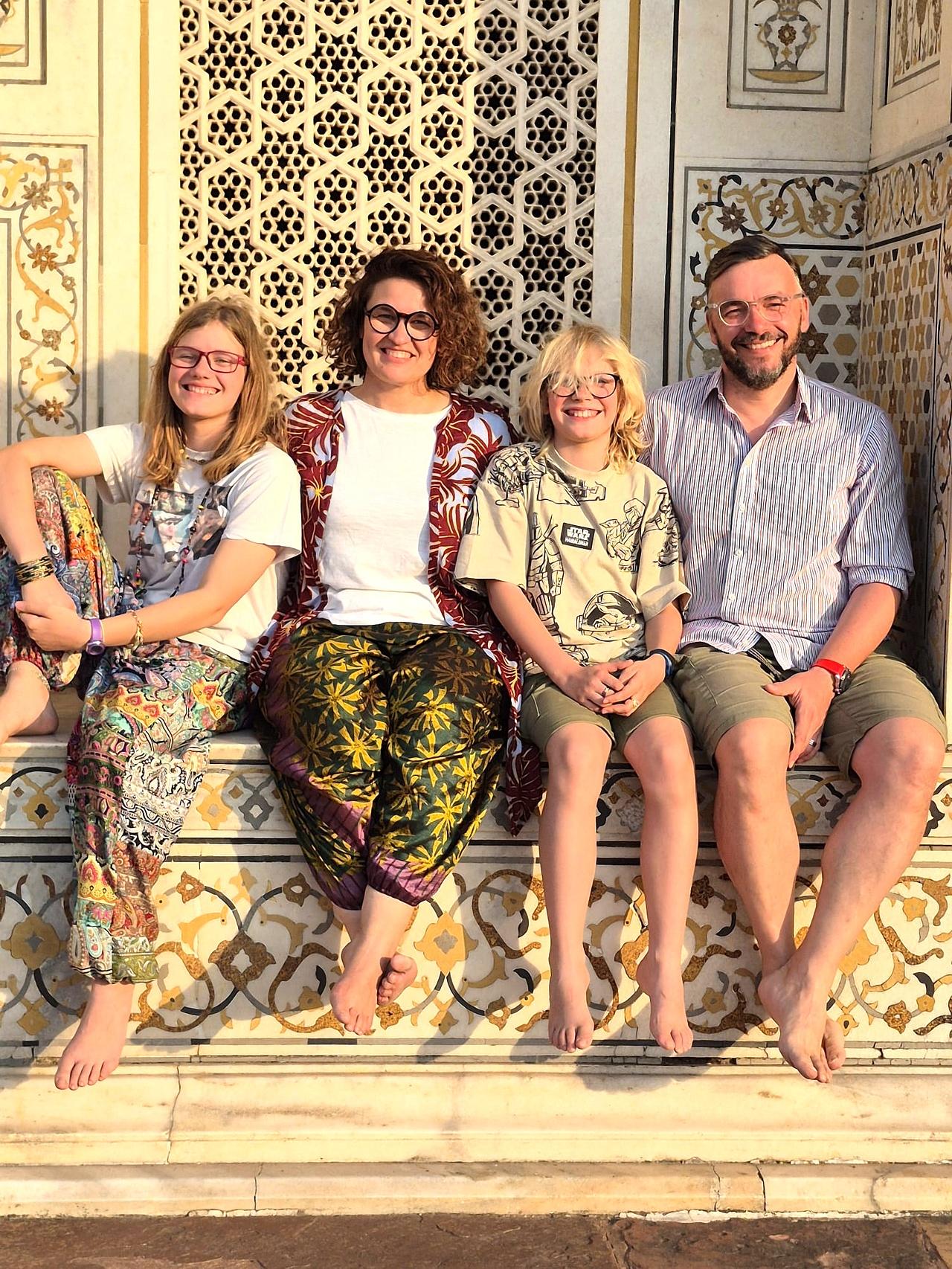 VIP Taj Mahal & Agra Fort Tour with SUV & 5-Star Lunch