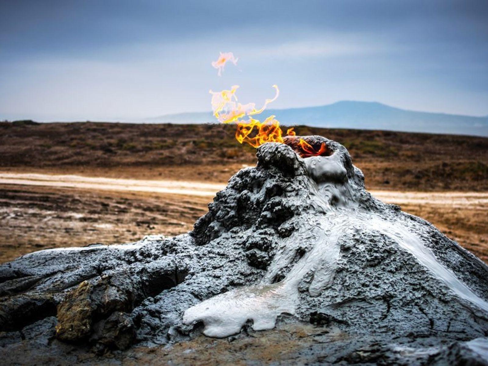 Baku to Gobustan: Mud Volcanoes, Mosque & Gobustan