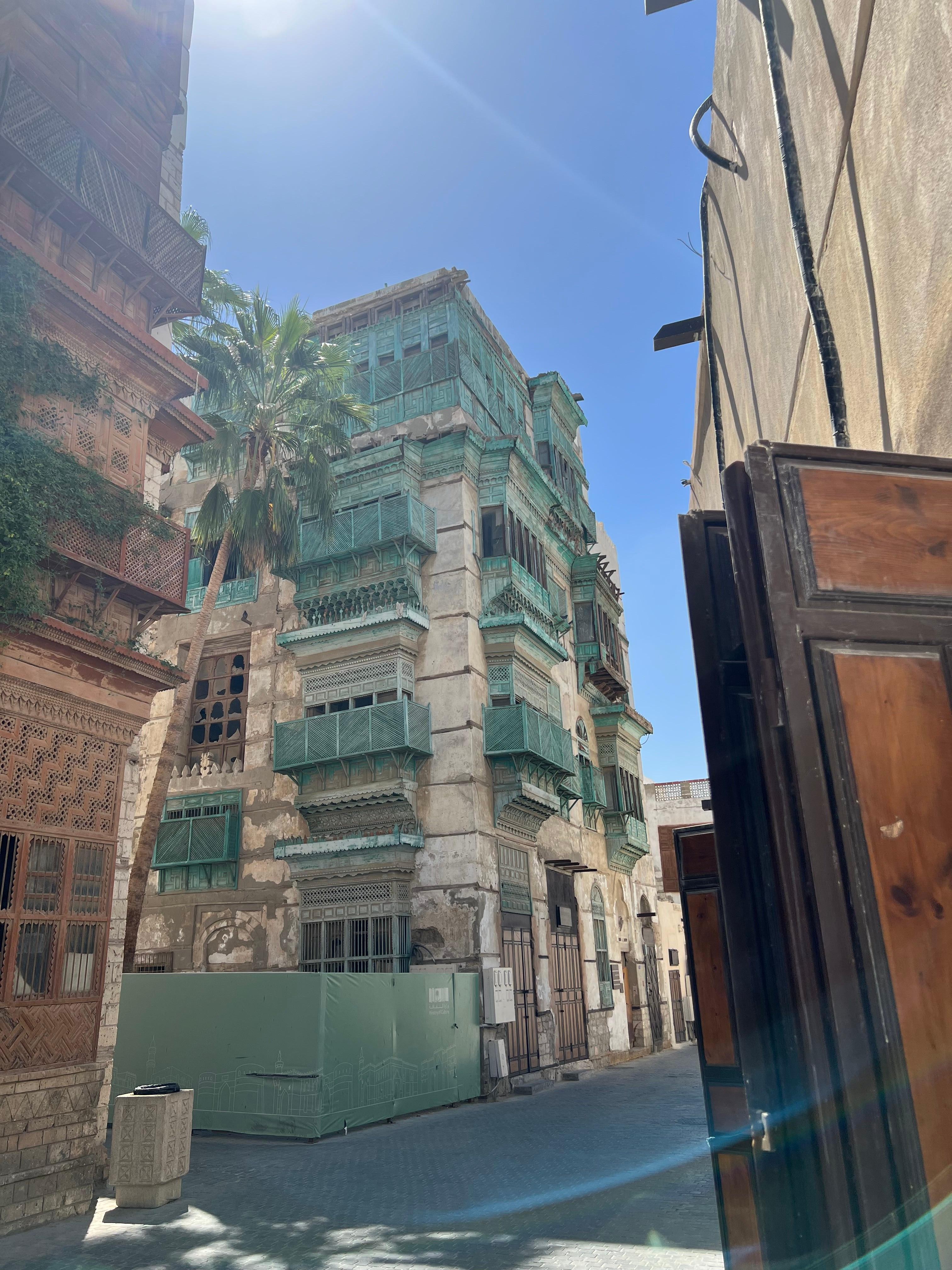 Jeddah: Albalad Heritage Tour Featuring Biet Nassif