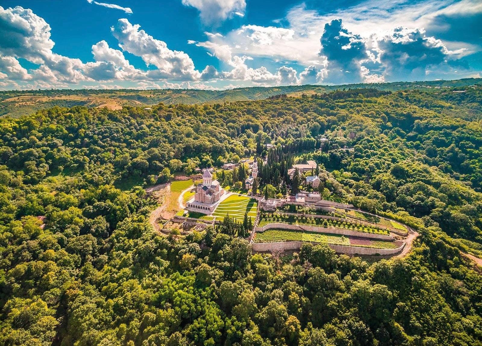 Private Day Trip: Kakheti, Sighnaghi, Free Wine Degustation