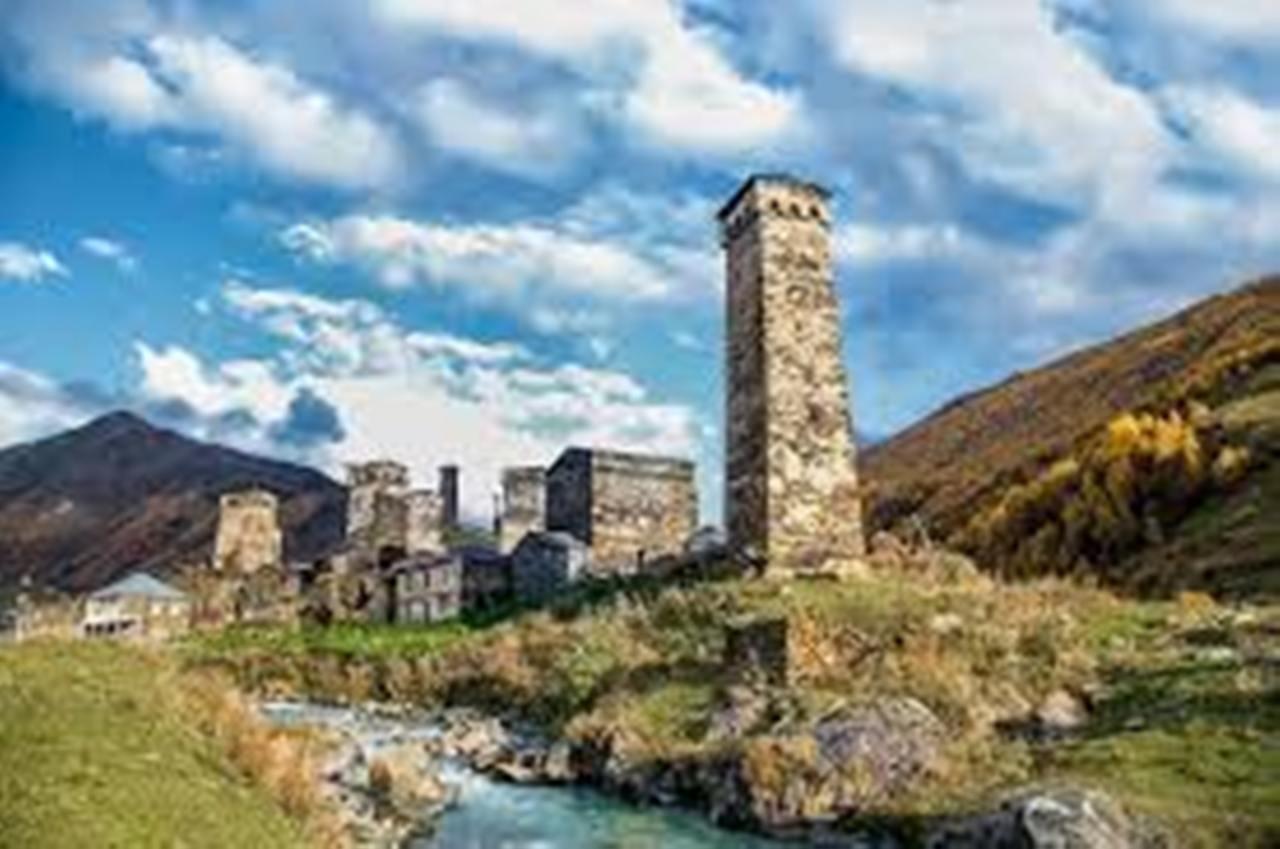 From Mestia to Ushguli: Day Trip with Shkhara Hike Option 2