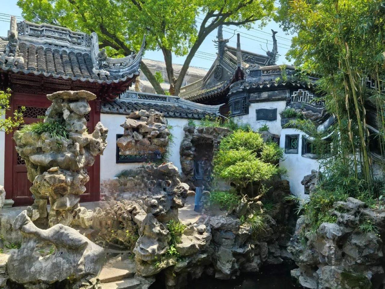 Shanghai: Yuyuan Garden Entry Ticket and Optional Guide
