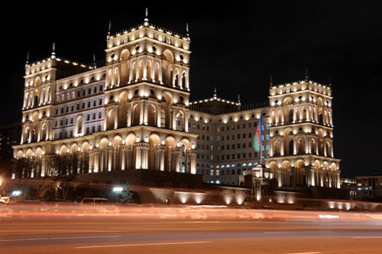Baku: Night Tour with Guide 3