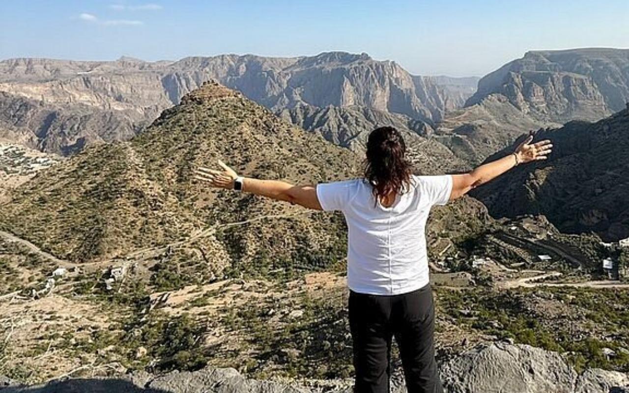 From Muscat, Oman: Private 2-Day Jebel Akhdar Mountain Tour
