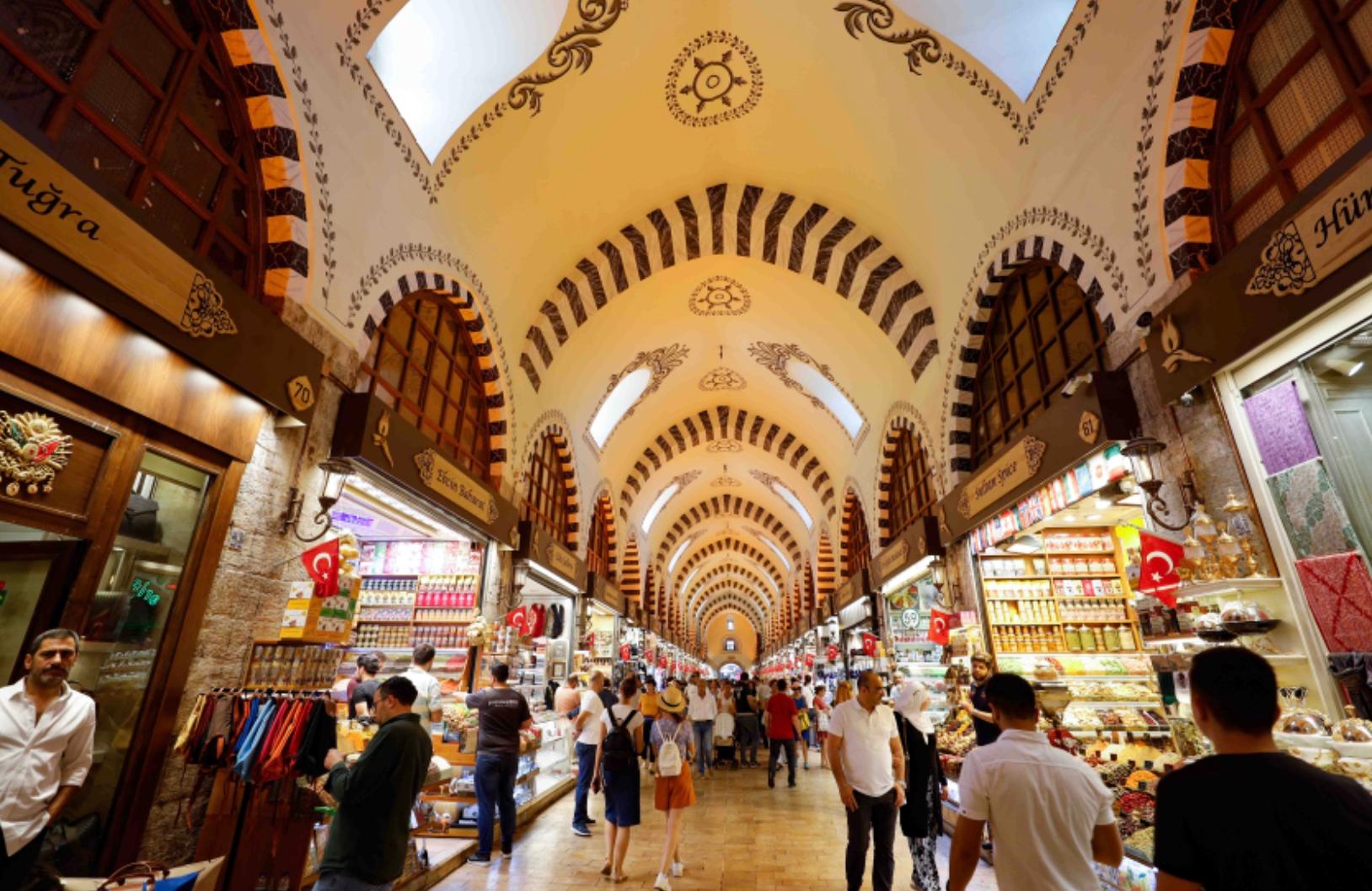 Istanbul: Dolmabahçe Palace and Bosphorus City Tour & Lunch 2