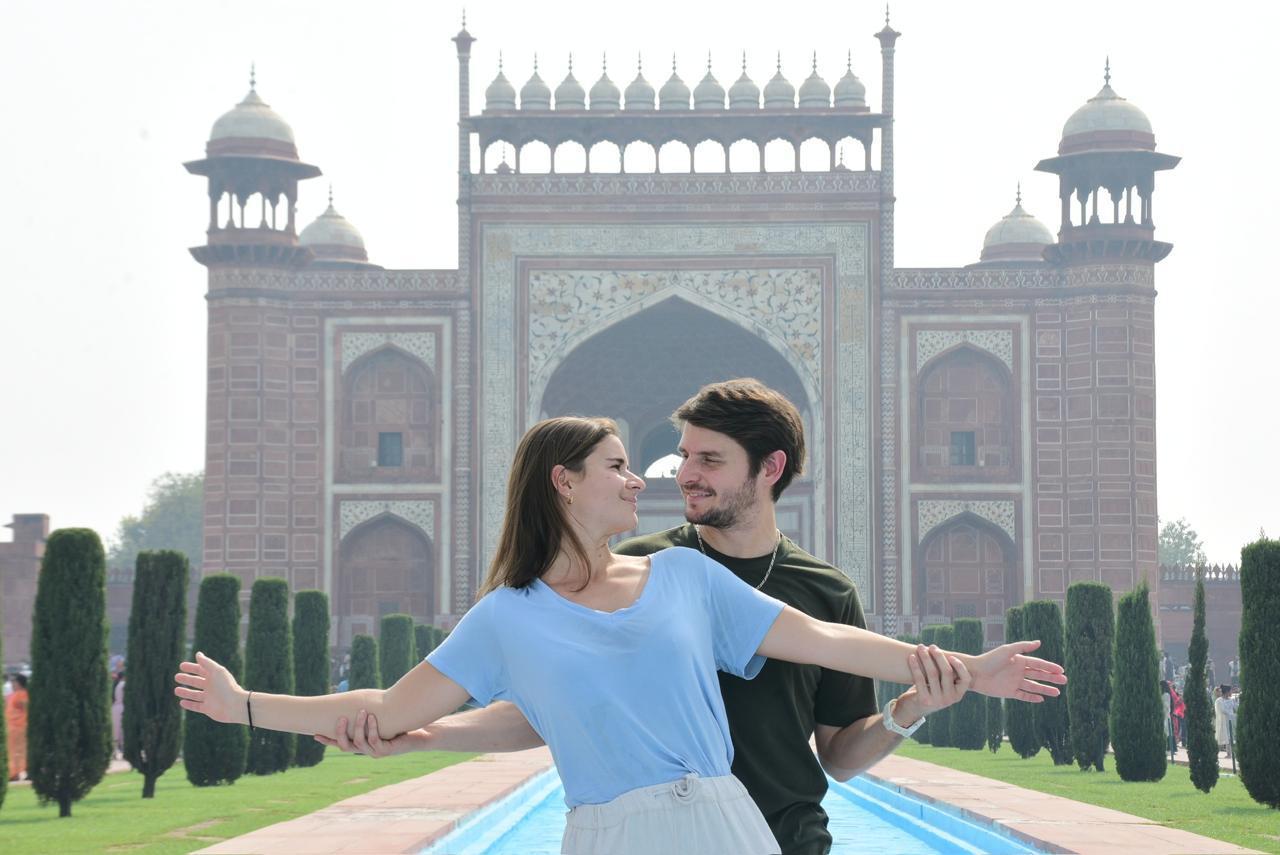 Taj Mahal with Professional Photoshoot Tour 3