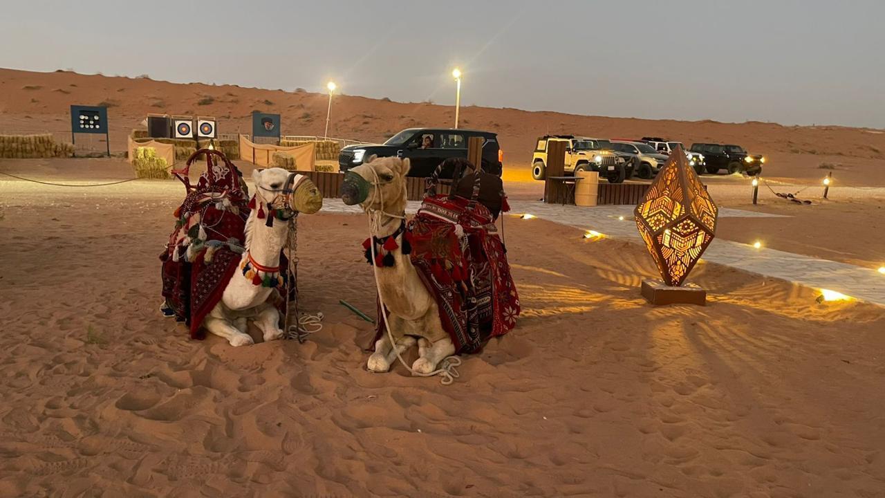 Riyadh: Red Sands Desert Safari with 4x4 Ride 3