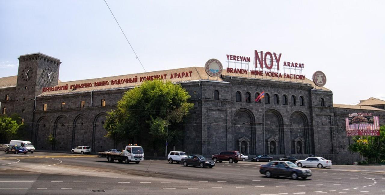 Shopping with Brandy: Tour to Brandy factories and markets 3