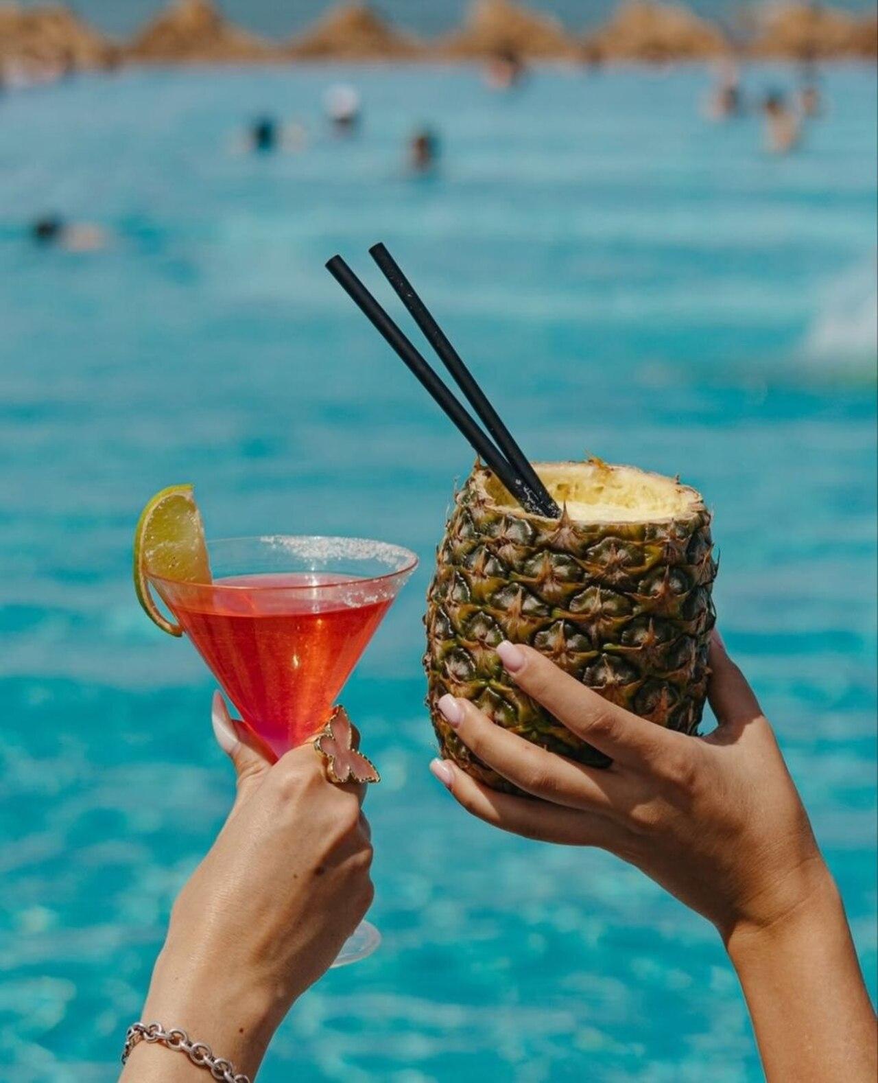 Baku Luxury BeachClub Experience withPremium Hotel Transfers