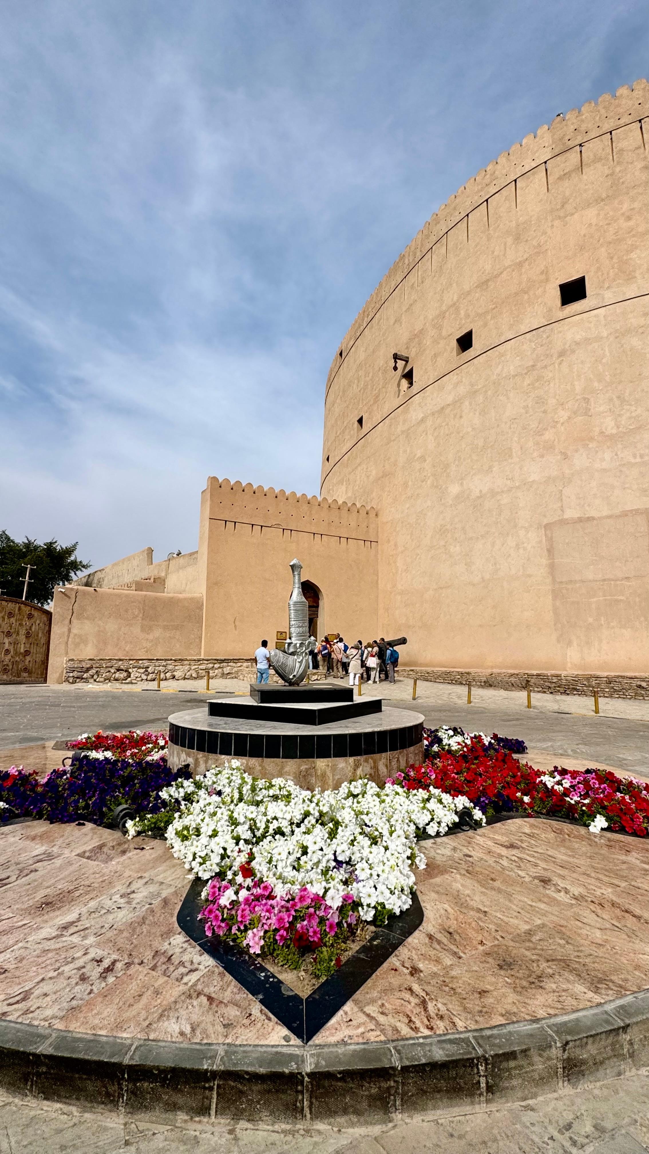 From Muscat: Nizwa, Al Hamra & Misfat Al Abriyeen – Private Full-Day Tour in German