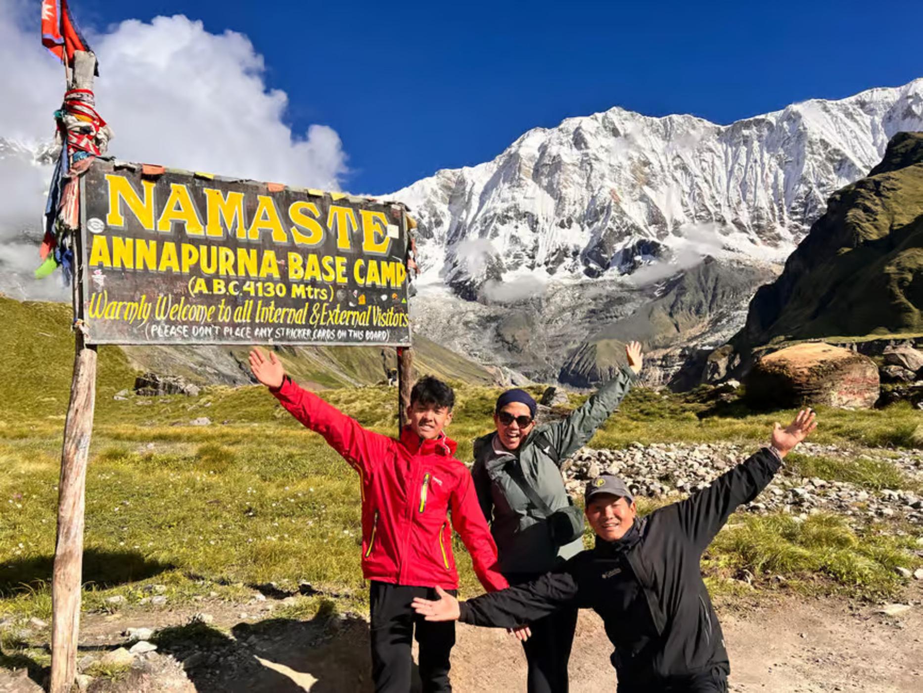 Pokhara: Annapurna Base Camp Trek with Guide