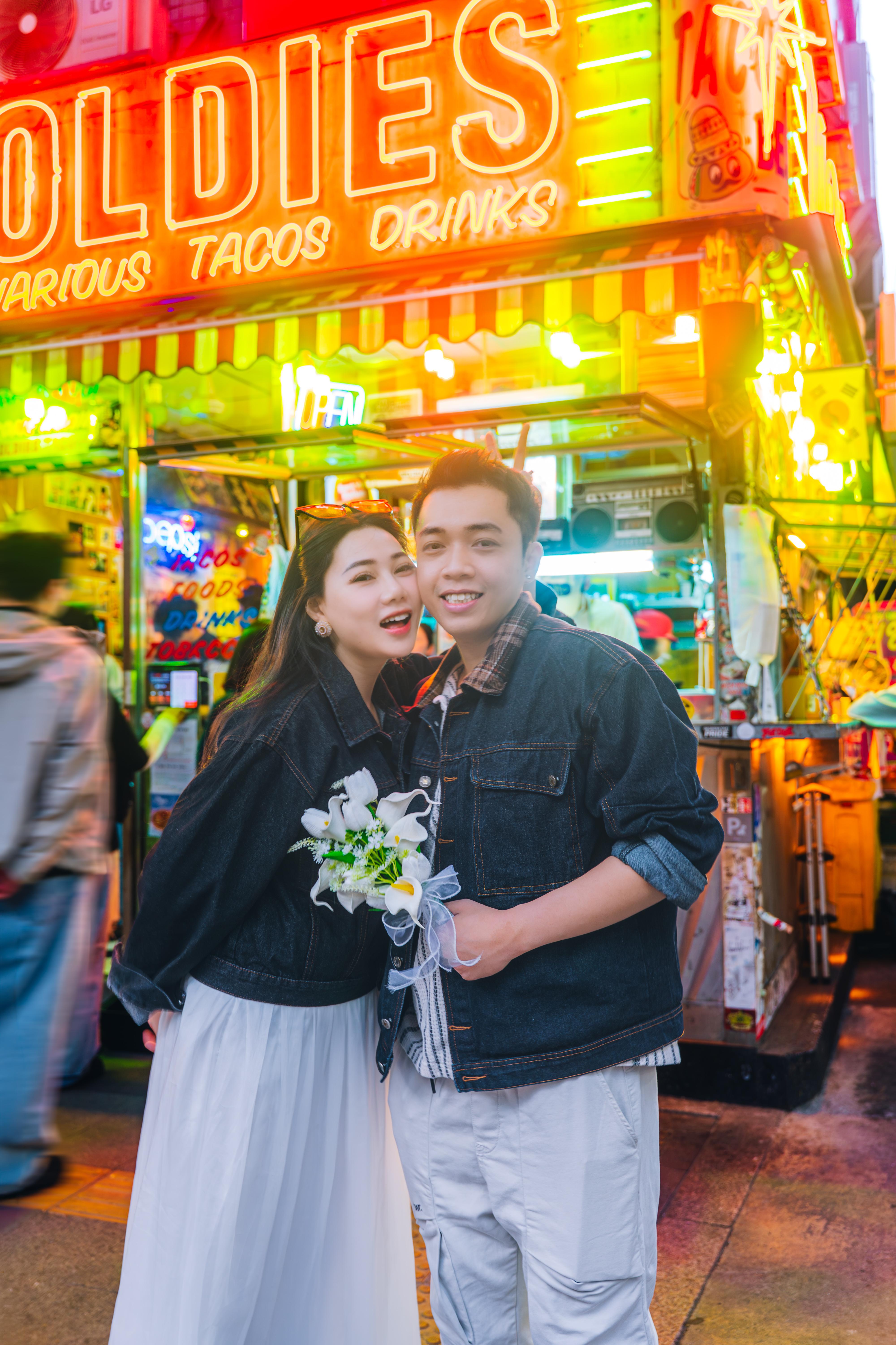 Seoul: Sunset to Neon Photoshoot with Cinematic Aesthetic