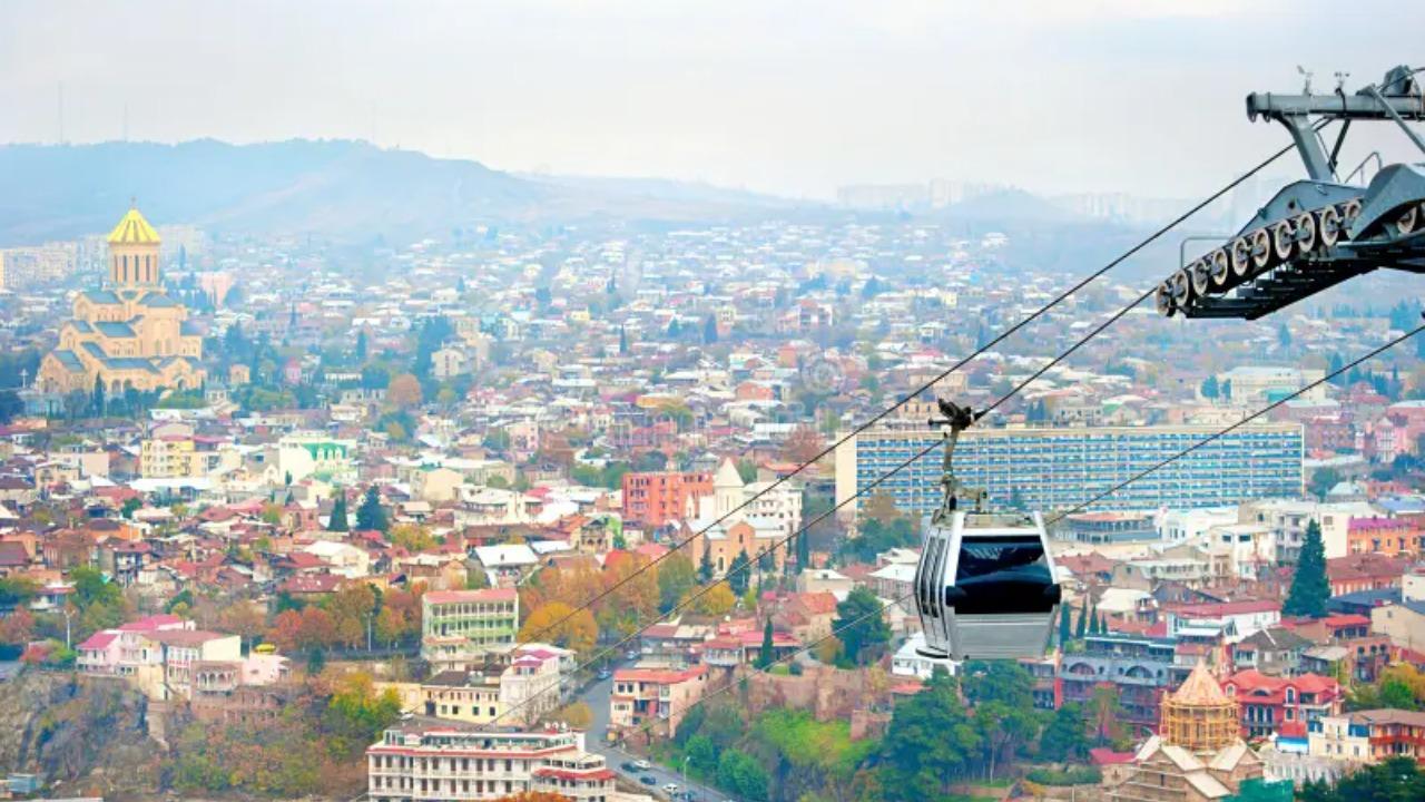 Yerevan to Tbilisi Round Trip: Walking Tour & Wine Tasting 2