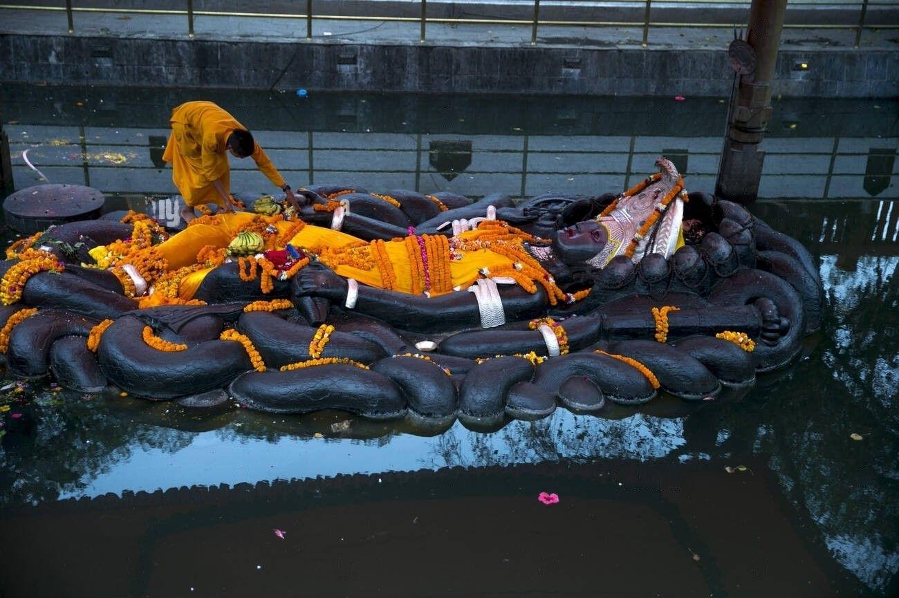 Kathmandu: Budhanilkantha Temple Guided Tour with Transfer