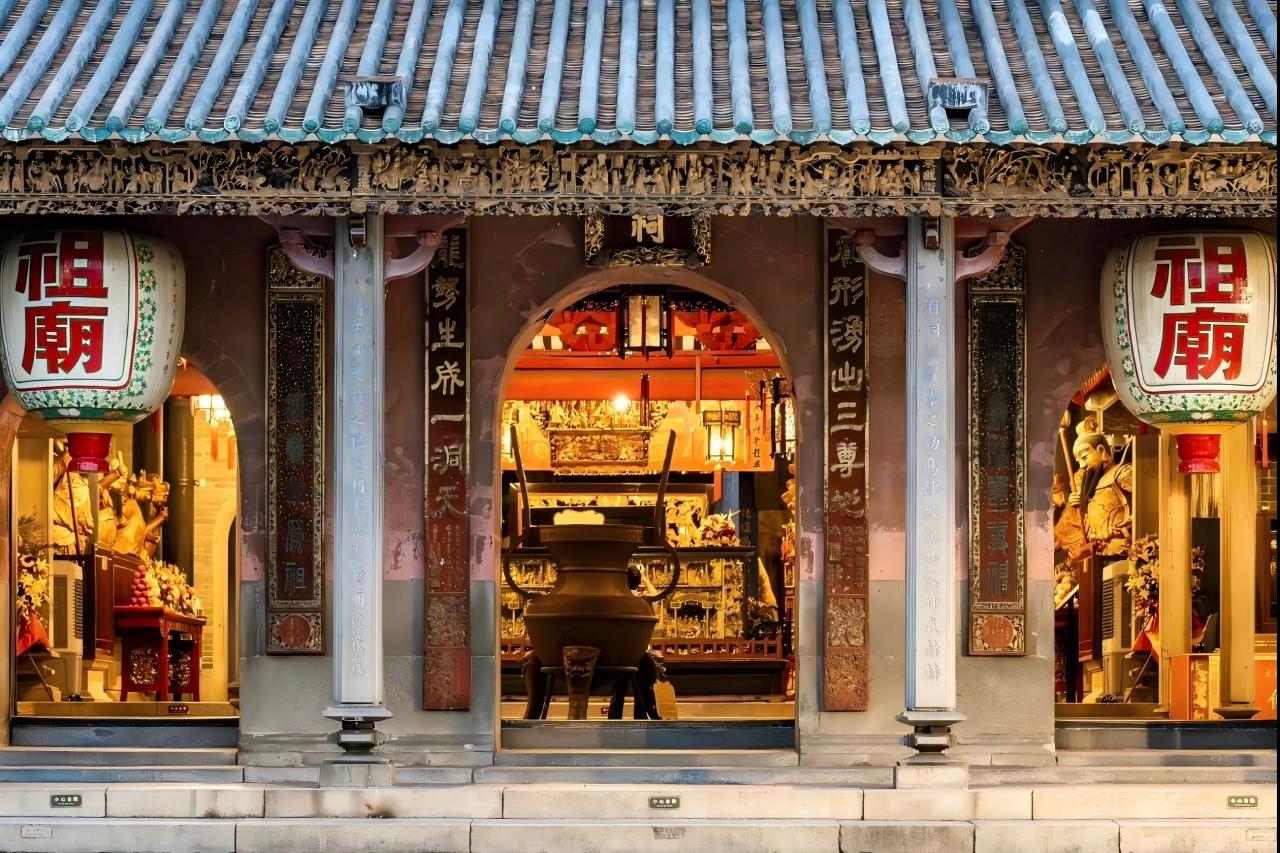 Guangzhou Departure: Foshan Food & Culture DayTrip via Metro 3