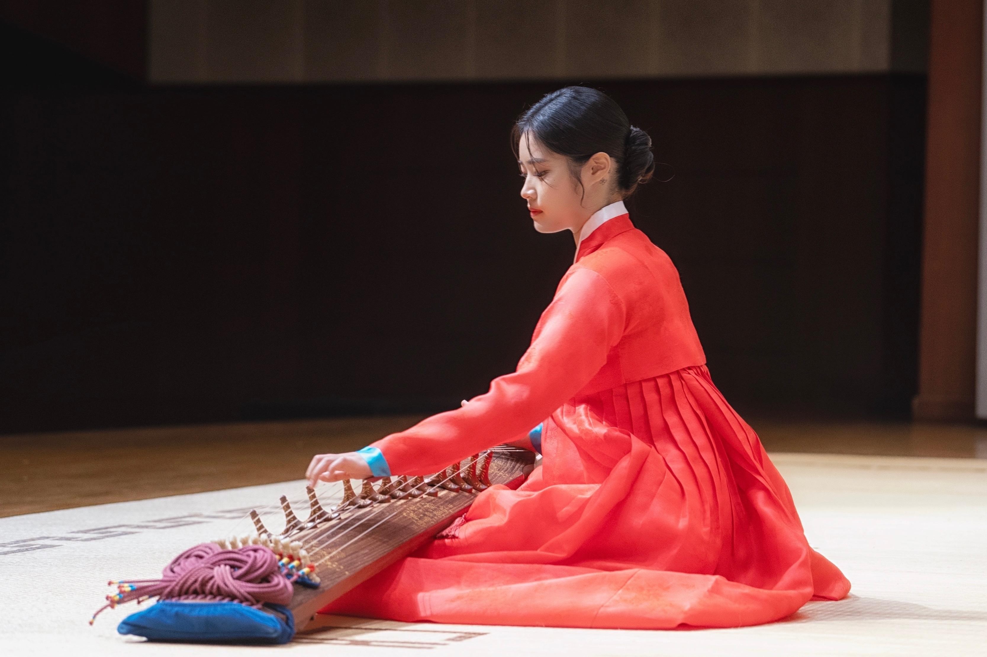 Seoul: Korean Culture Experience Gayageum Class with Hanbok 3
