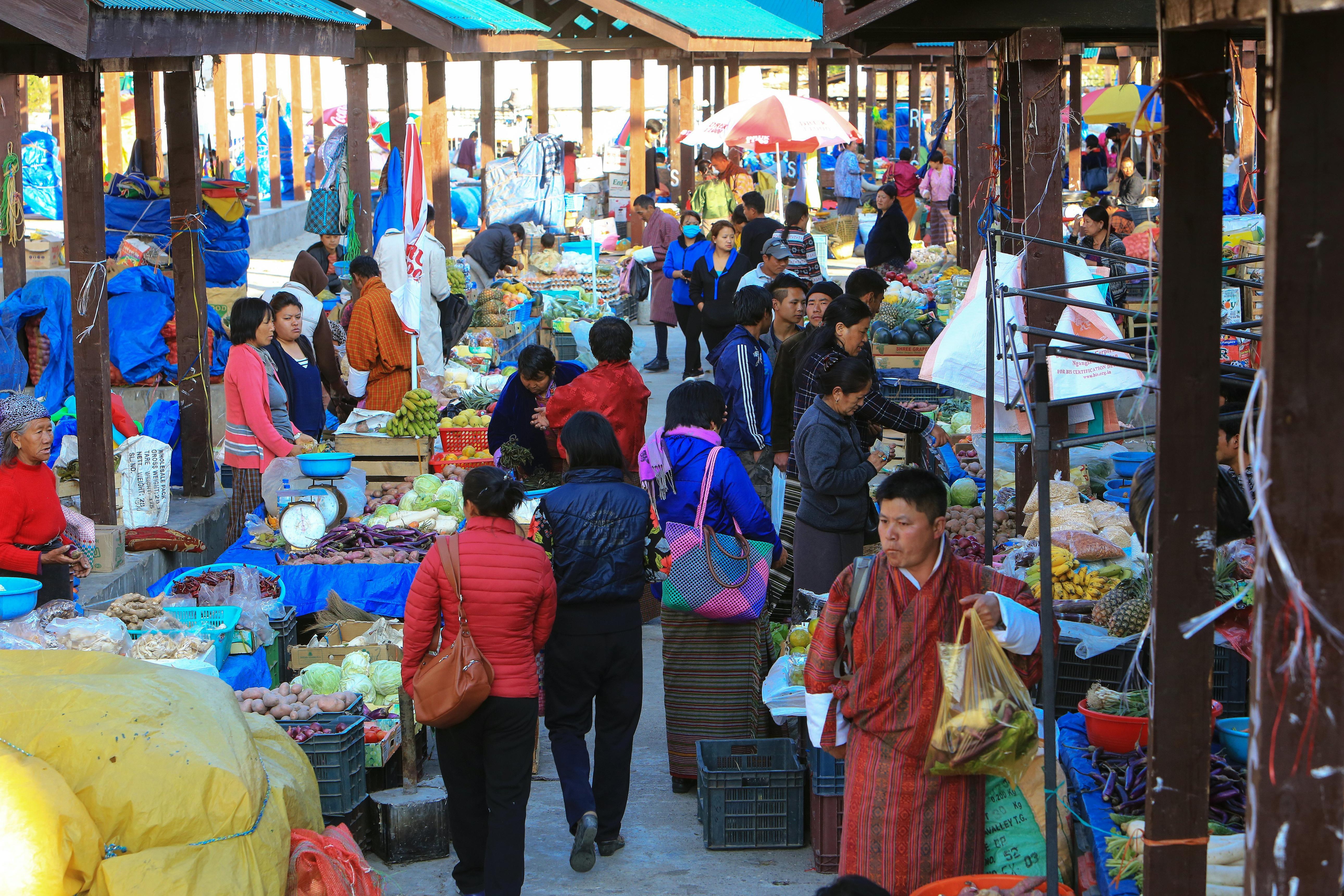 Paro: Guided Walking Tour with Market Visit & Snack 3