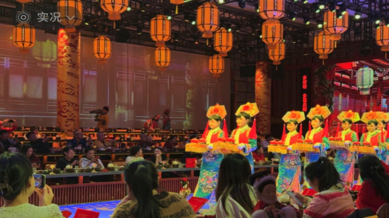 Beijing: Zizhuyuan Park and Royal Cuisine Museum Visit 3