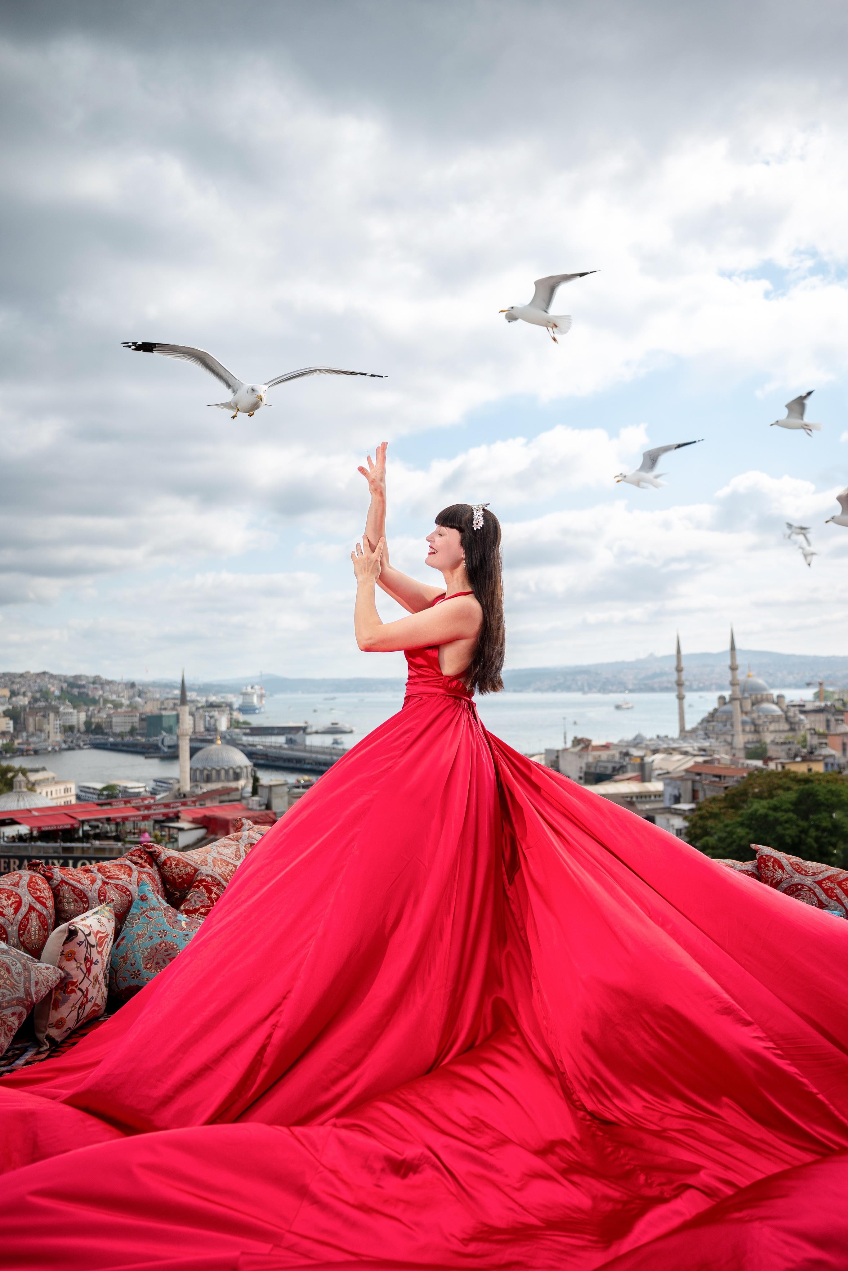 Istanbul: Rooftop Photoshoot with a Dress 3