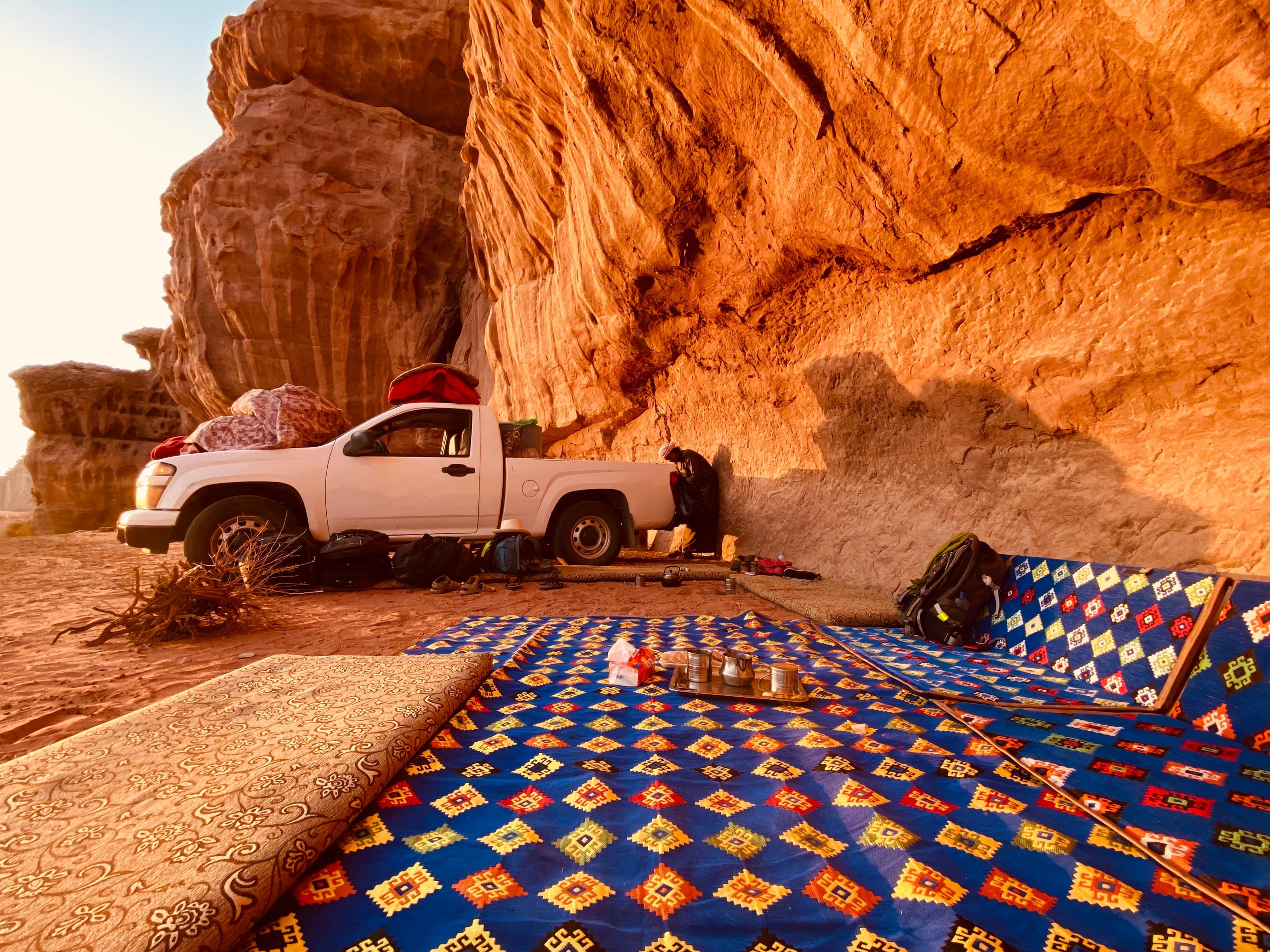 Wadi Rum: 4x4 Desert Adventure with Lunch and Tea