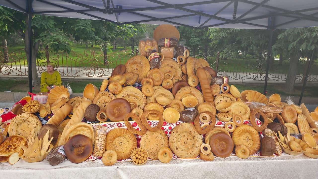 Tashkent: Highlights and Hidden Gems with Local Snacks 3