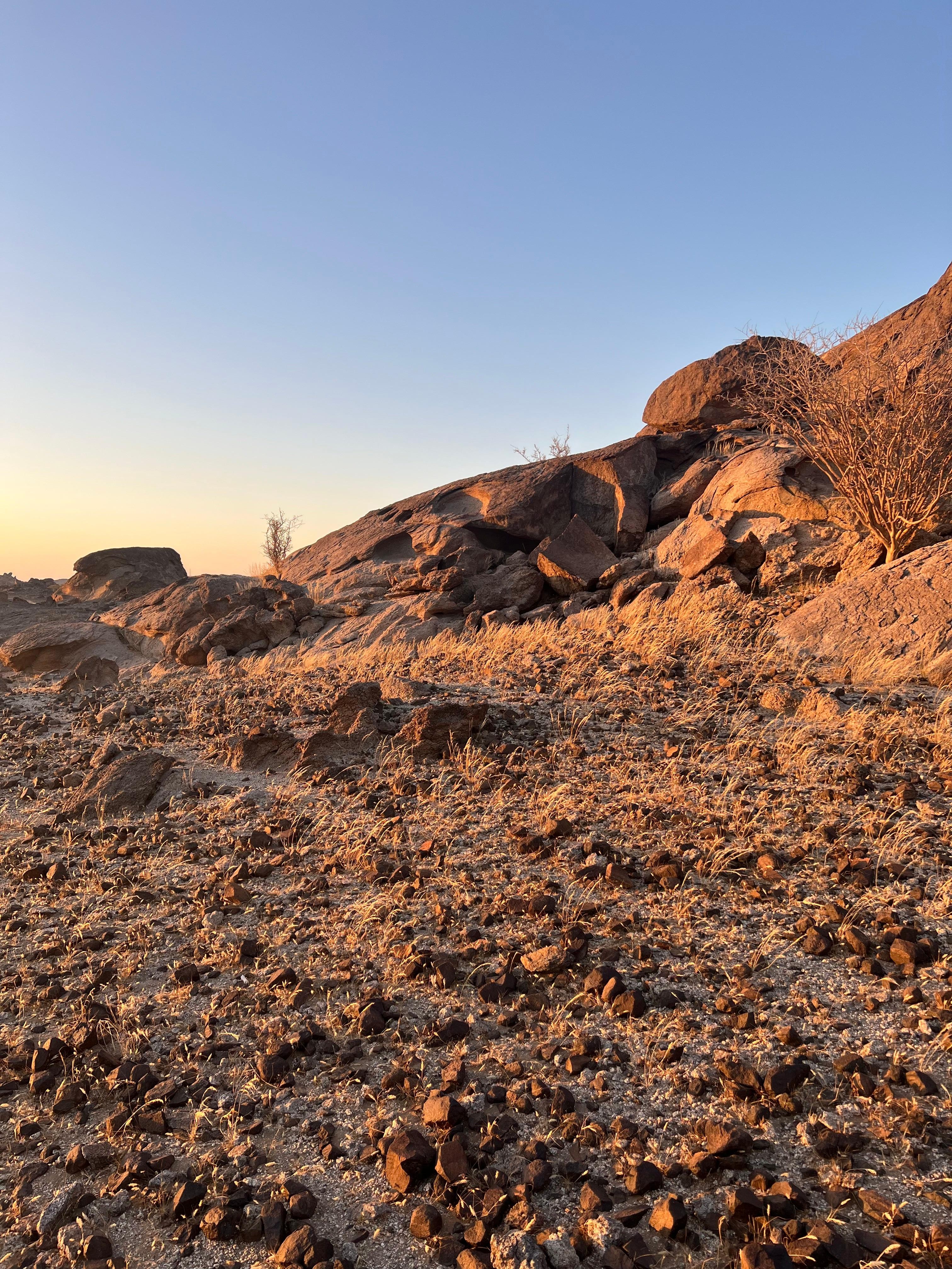 From Jeddah: Moon Valley Guided Hike with Meditation 2