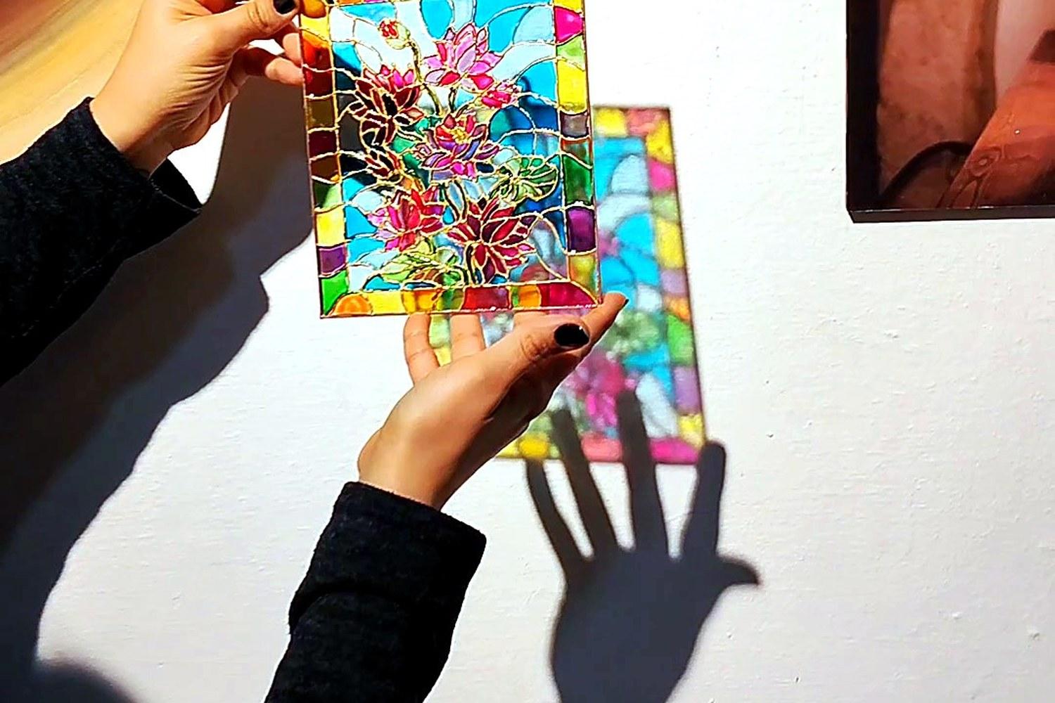 Amman: Glass Painting Workshop with Snacks and Drinks
