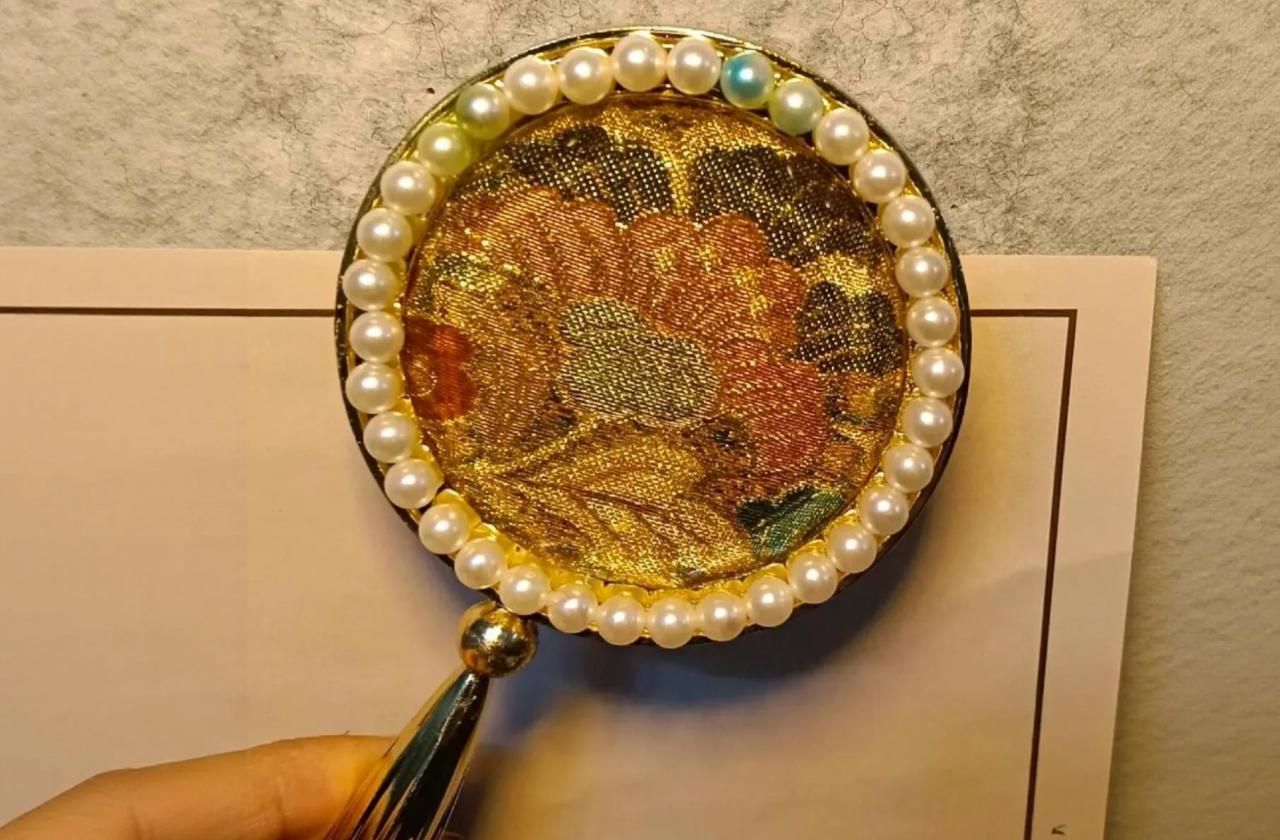 Shanghai: Song Brocade Pocket Mirror Making Experience 2